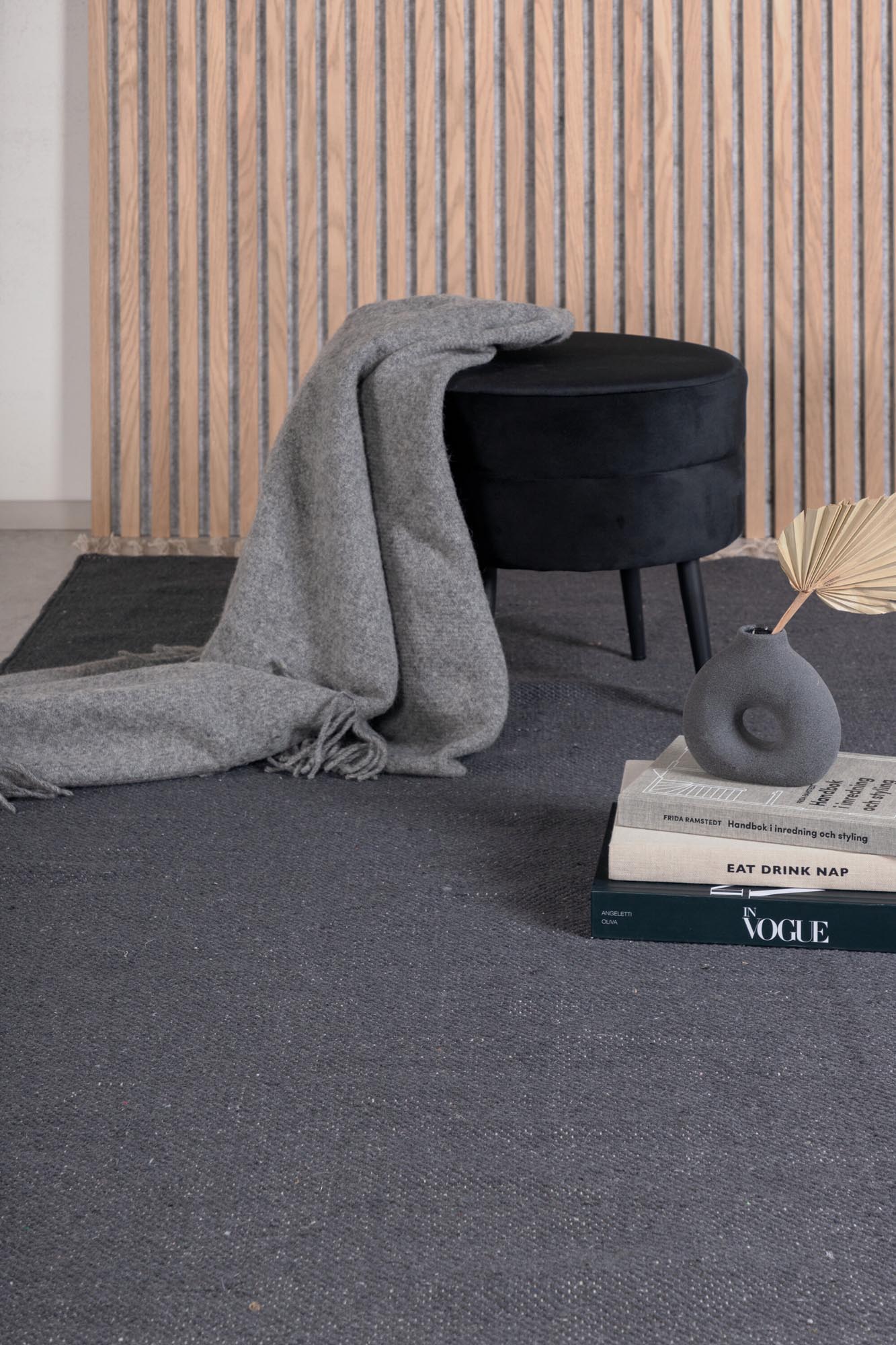 Entdecken Sie den eleganten Panipat Teppich von Venture Home in Champagnerton – stilvoll, langlebig und pflegeleicht für jedes Zuhause.