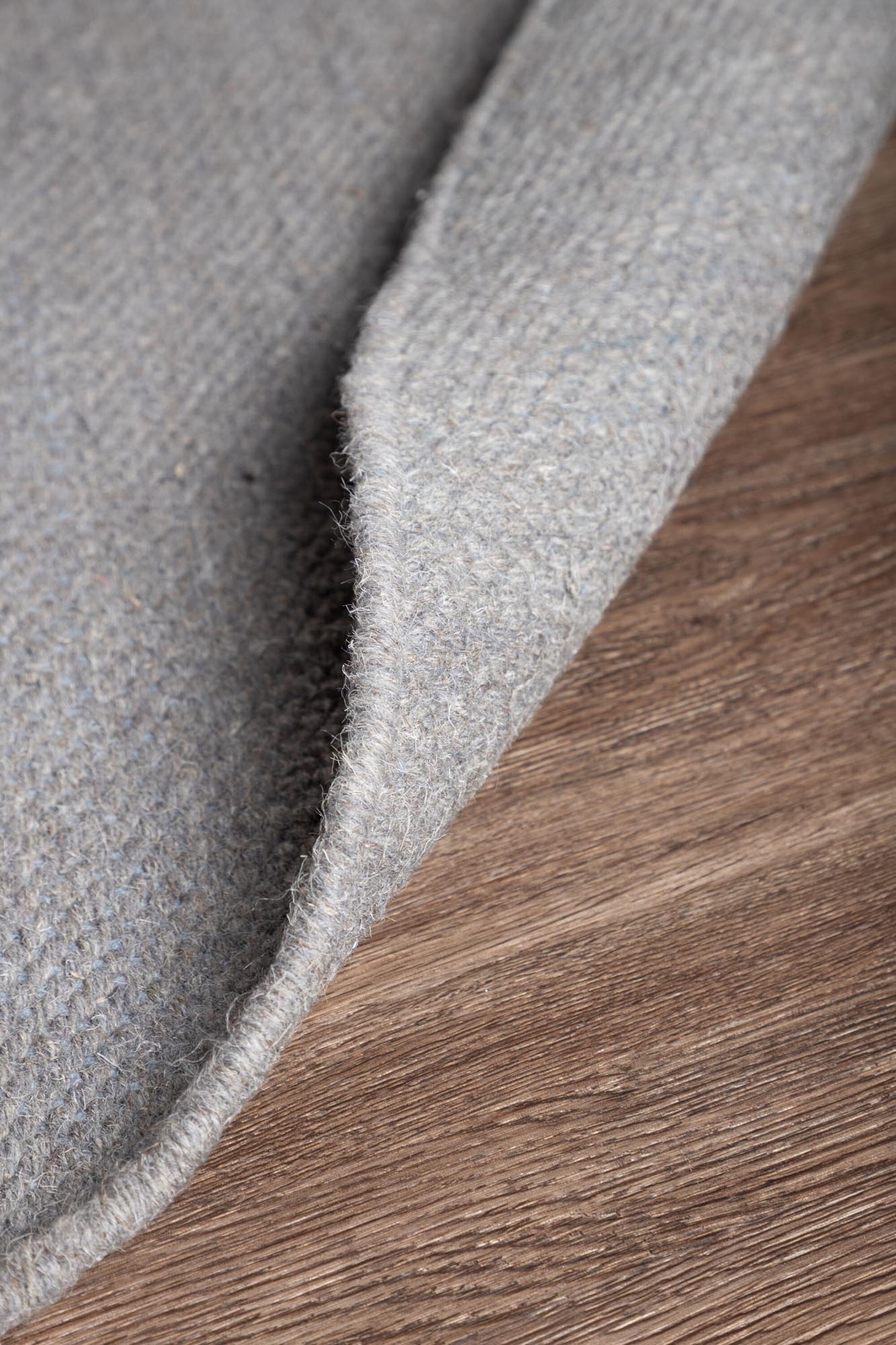 Jaipur Teppich in Hellgrau präsentiert im Onlineshop von KAQTU Design AG. Teppich ist von Venture Home