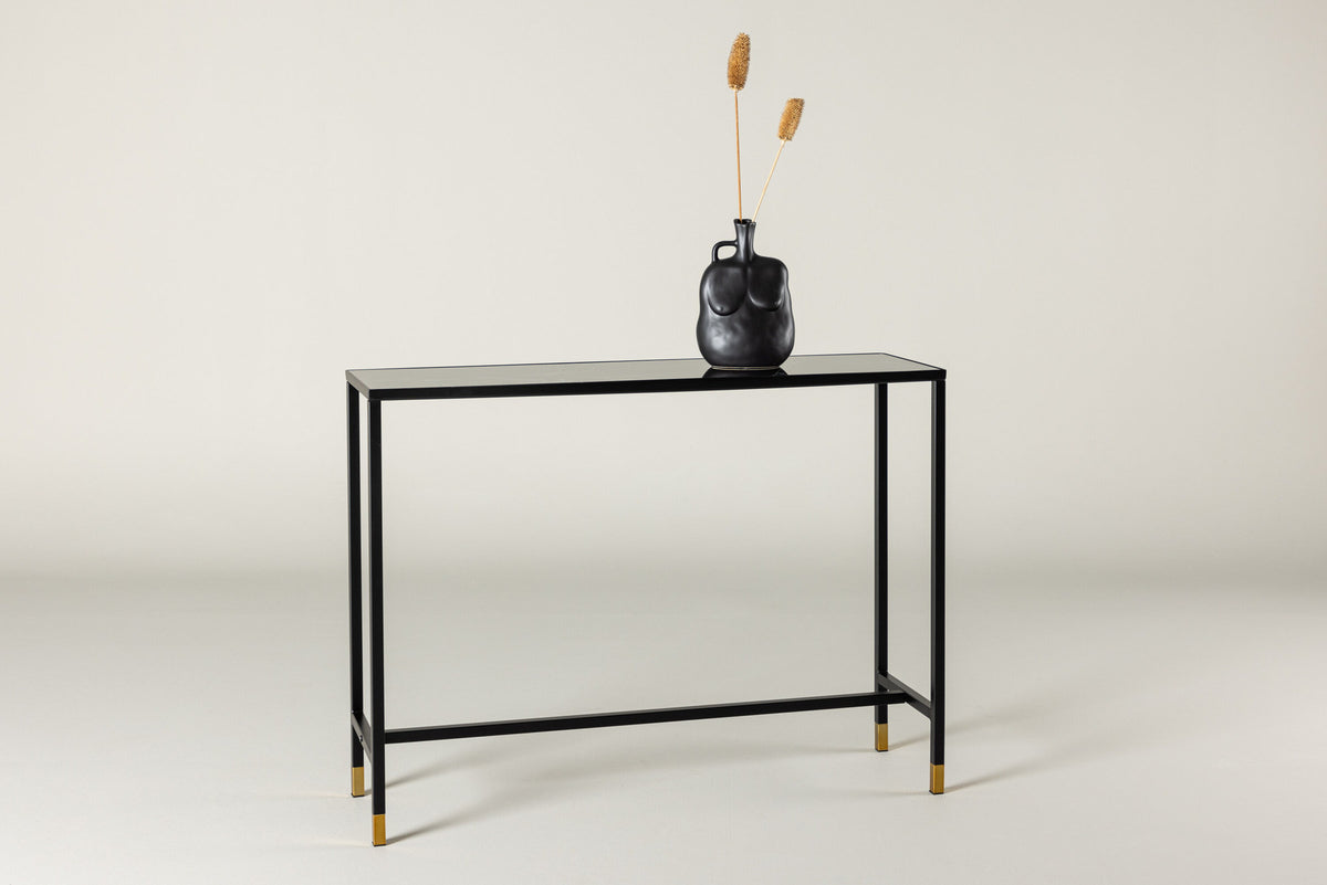 Dipp Beistelltisch in Schwarz/Gold präsentiert im Onlineshop von KAQTU Design AG. Beistelltisch ist von Venture Home