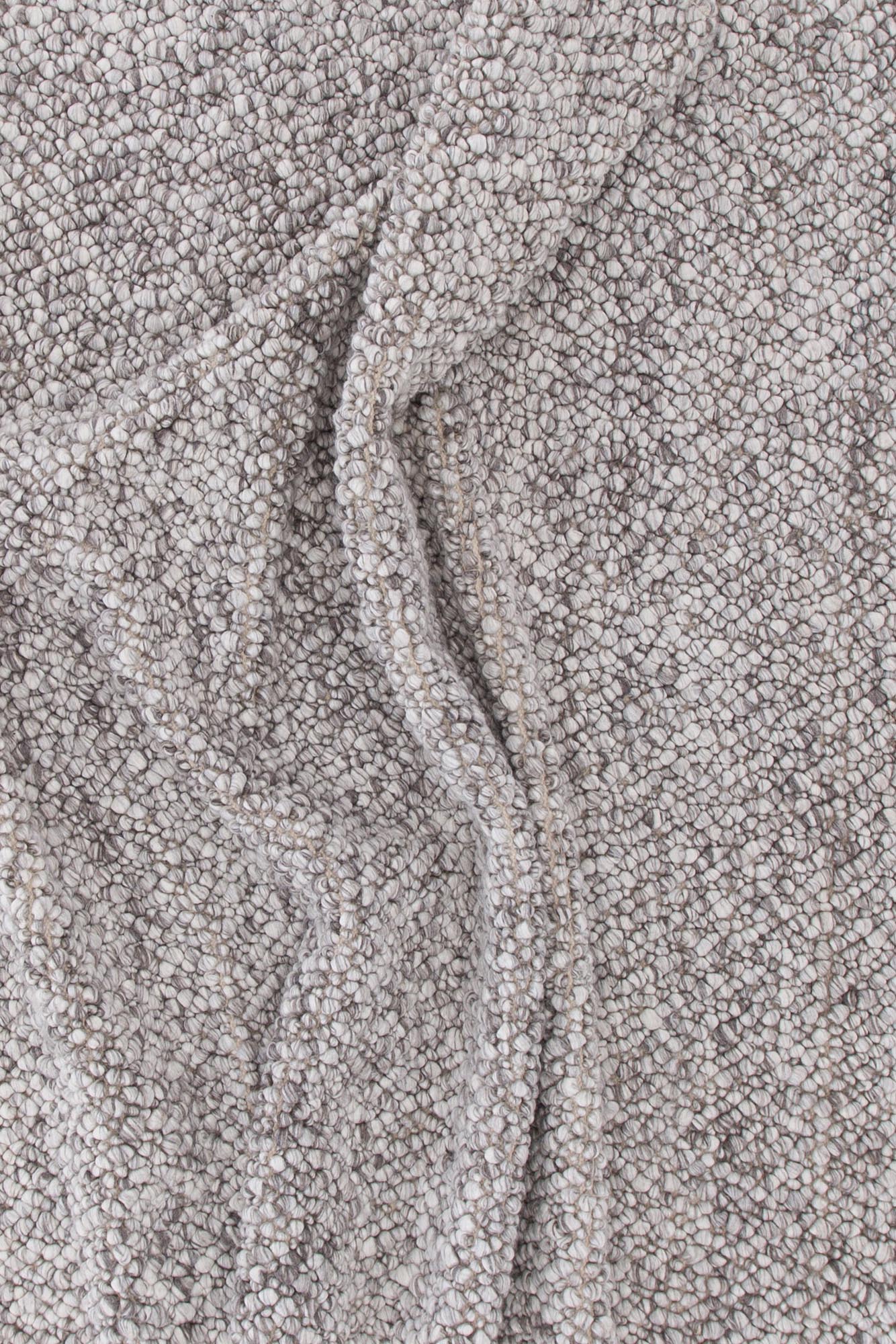 Jajru Teppich in Hellgrau präsentiert im Onlineshop von KAQTU Design AG. Teppich ist von Venture Home