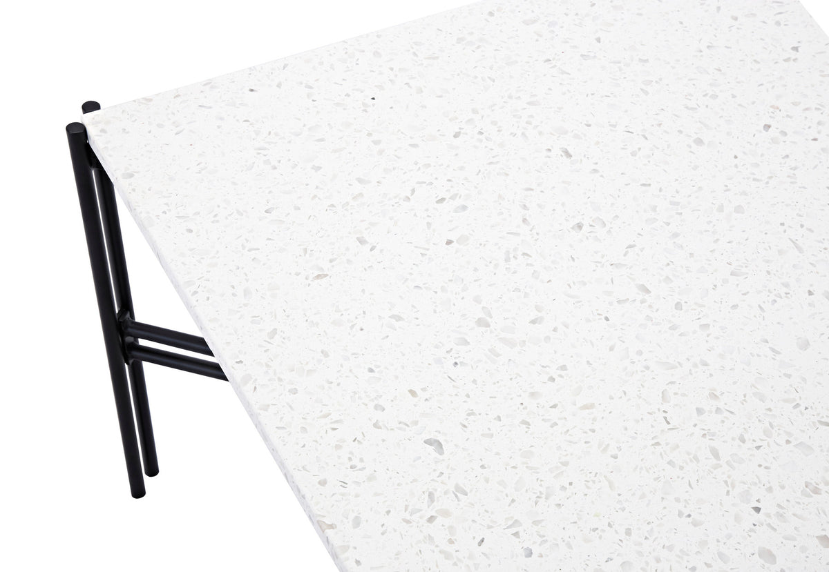 Razzia Coffee Tisch in Weiss präsentiert im Onlineshop von KAQTU Design AG. Beistelltisch ist von Venture Home