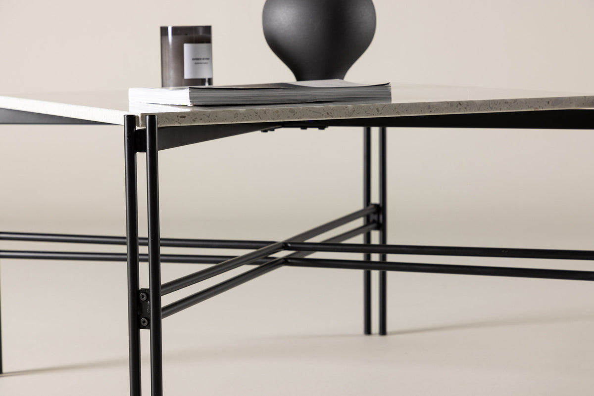 Razzia Coffee Tisch in Weiss präsentiert im Onlineshop von KAQTU Design AG. Beistelltisch ist von Venture Home