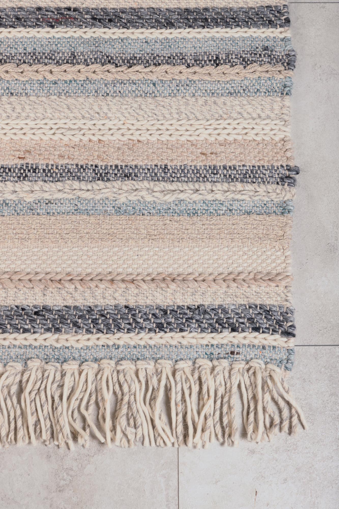 Gudha Teppich von Venture Home: Zeitlose Schönheit für Ihr Interieur.