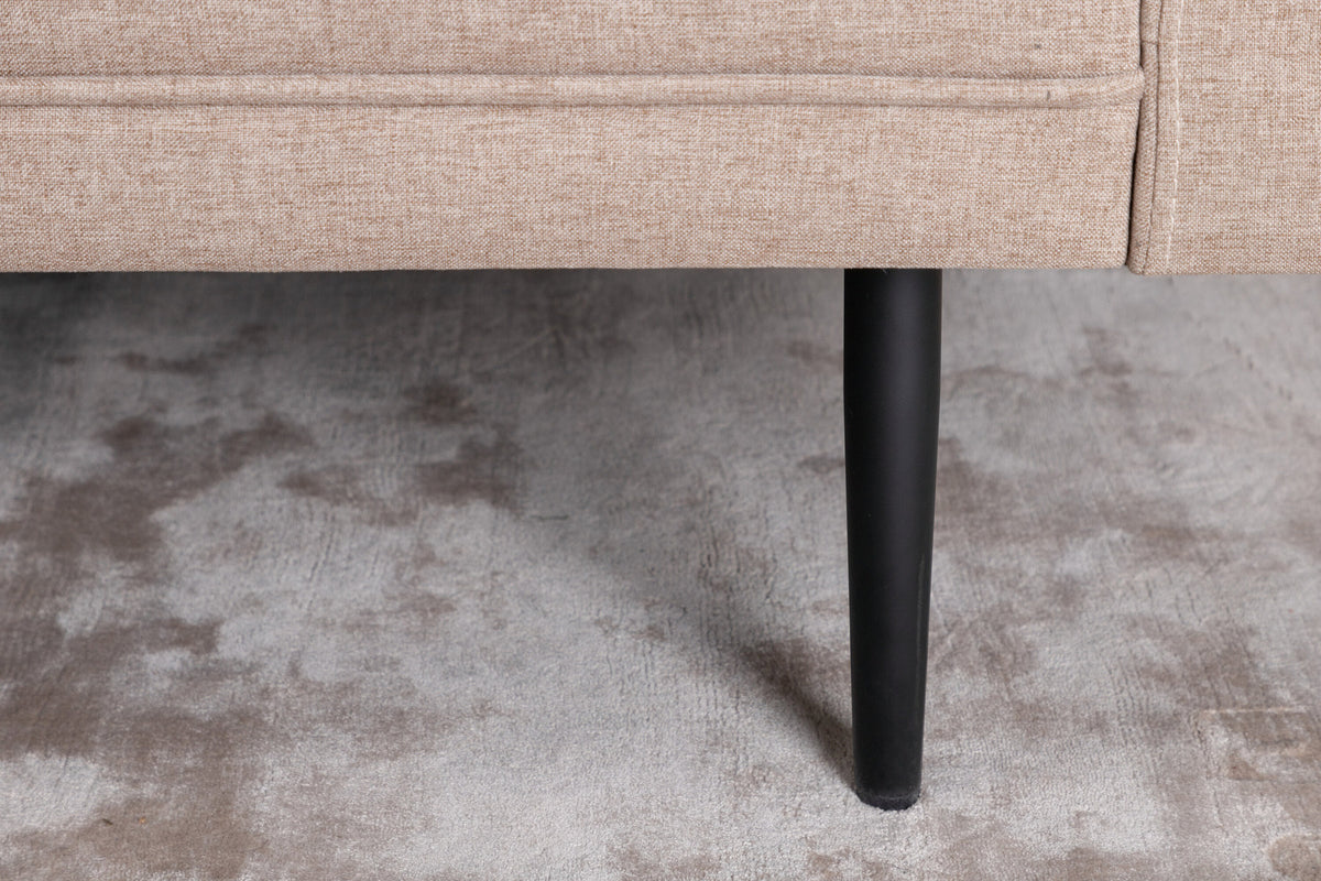 Boom Sofa in Braun/Schwarz präsentiert im Onlineshop von KAQTU Design AG. 3er Sofa ist von Venture Home