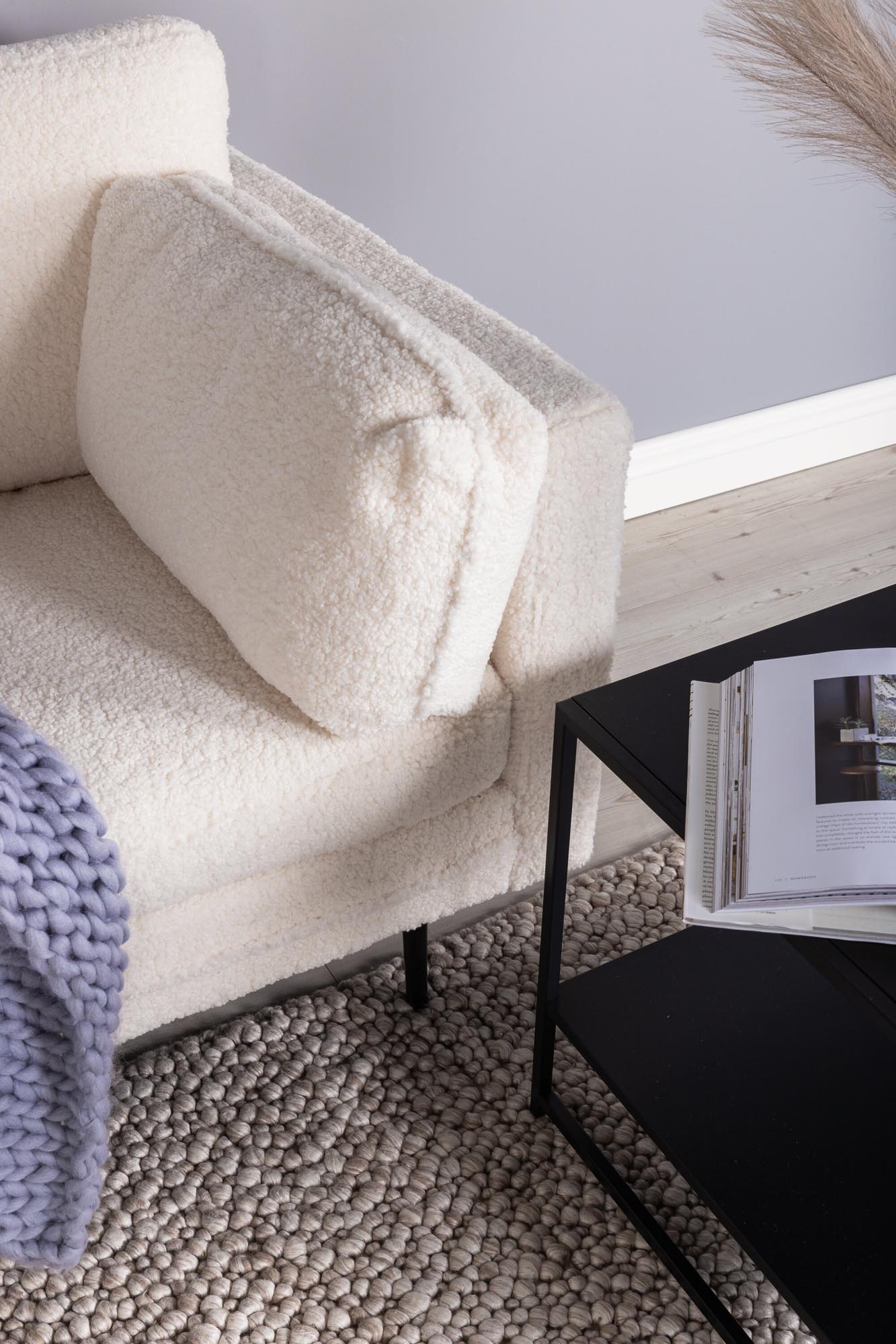 Boom Sessel von Venture Home: Eleganz und Entspannung vereint.