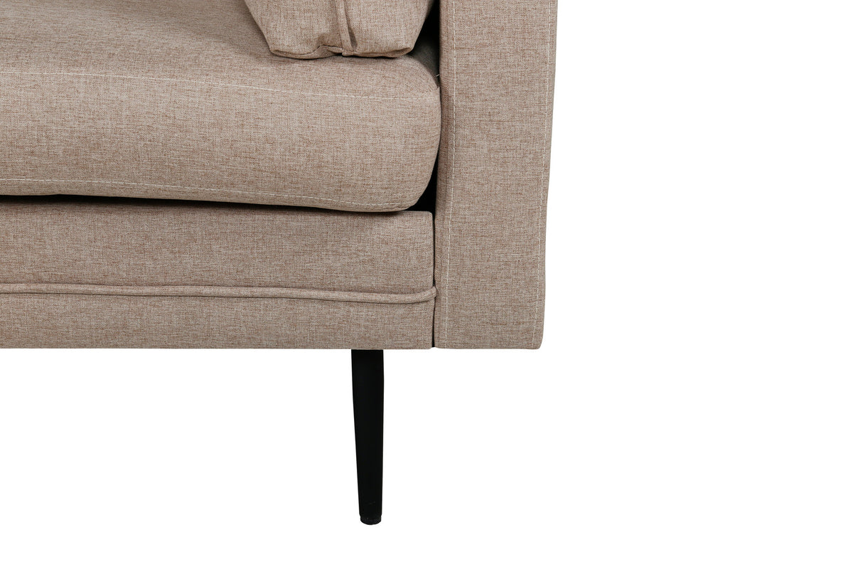 Boom Sessel in Braun präsentiert im Onlineshop von KAQTU Design AG. Sessel mit Armlehnen ist von Venture Home