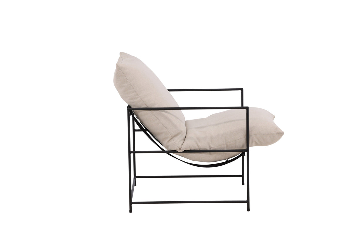 Sedalia Sessel in Weiss präsentiert im Onlineshop von KAQTU Design AG. Sessel mit Armlehnen ist von Venture Home