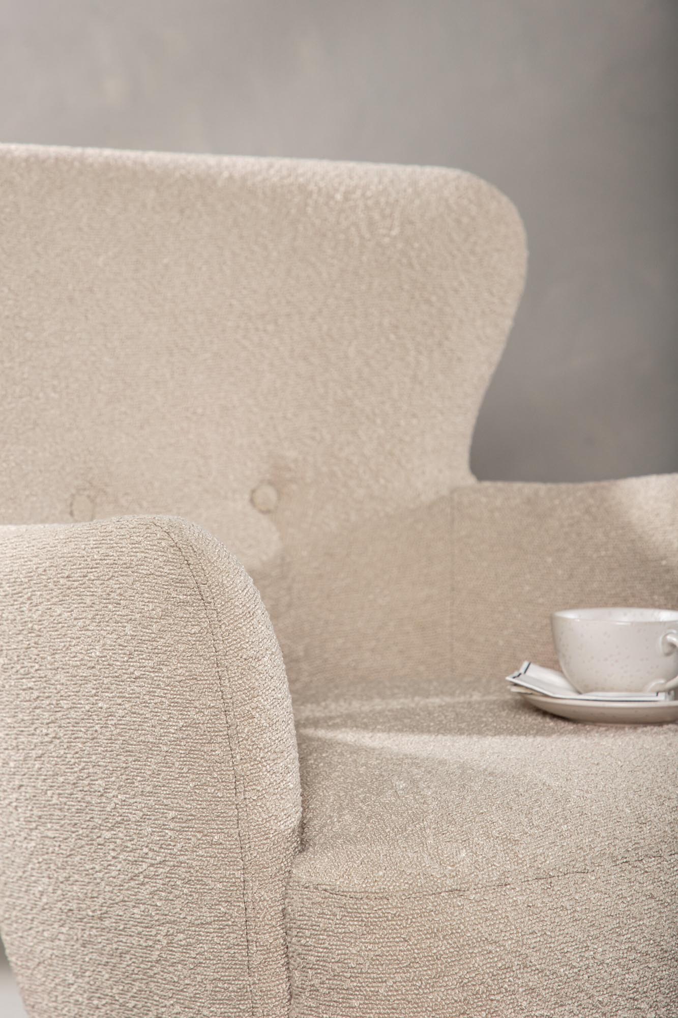 Entdecken Sie den Lincoln Sessel von Venture Home: Modernes Design, hochwertige Materialien und optimaler Komfort für Ihr Zuhause.