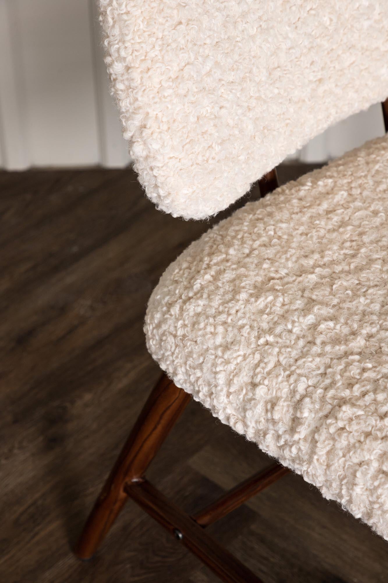 Komfortabler Midland Sessel von Venture Home in flauschiger Teddy-Optik.