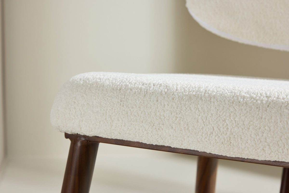 Midland Sessel in Weiss präsentiert im Onlineshop von KAQTU Design AG. Sessel ist von Venture Home