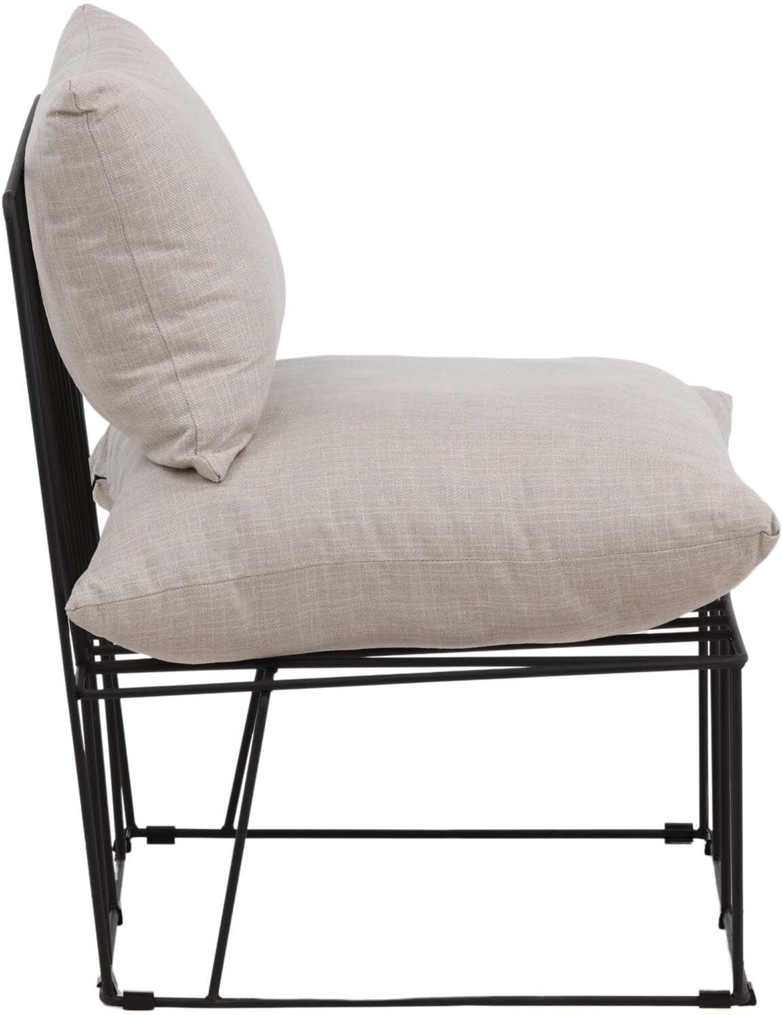 Komfortabler Livonia Sessel von Venture Home für zeitlose Eleganz.