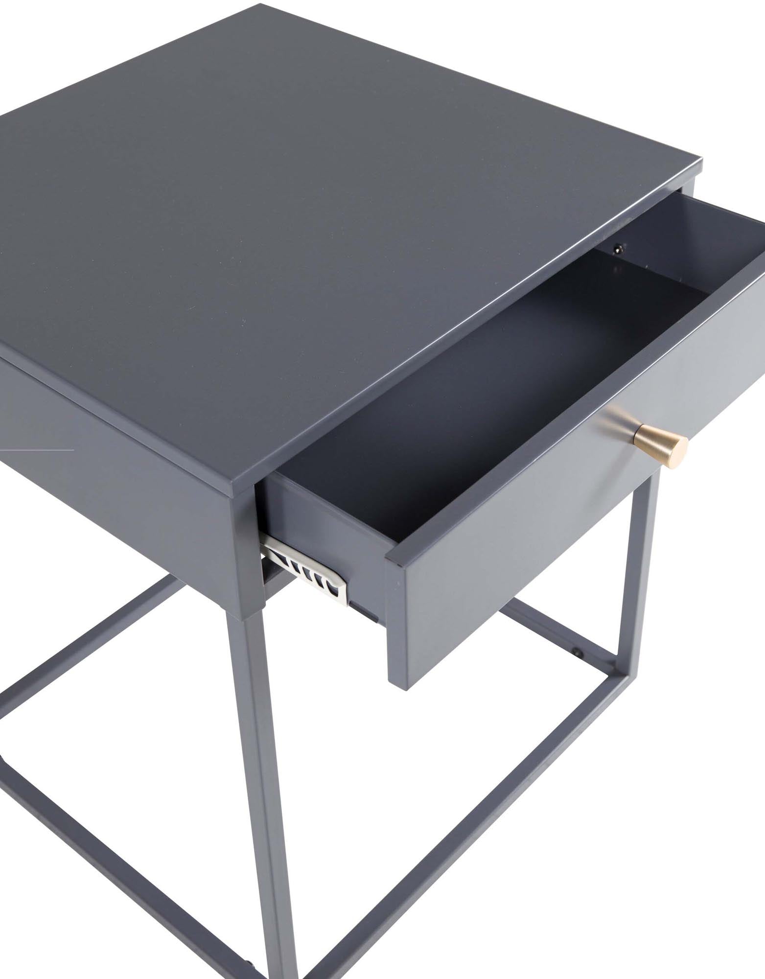 Eleganter Bakal Nachttisch von Venture Home: Funktionalität trifft auf skandinavisches Design für Ihr Schlafzimmer oder Wohnzimmer.