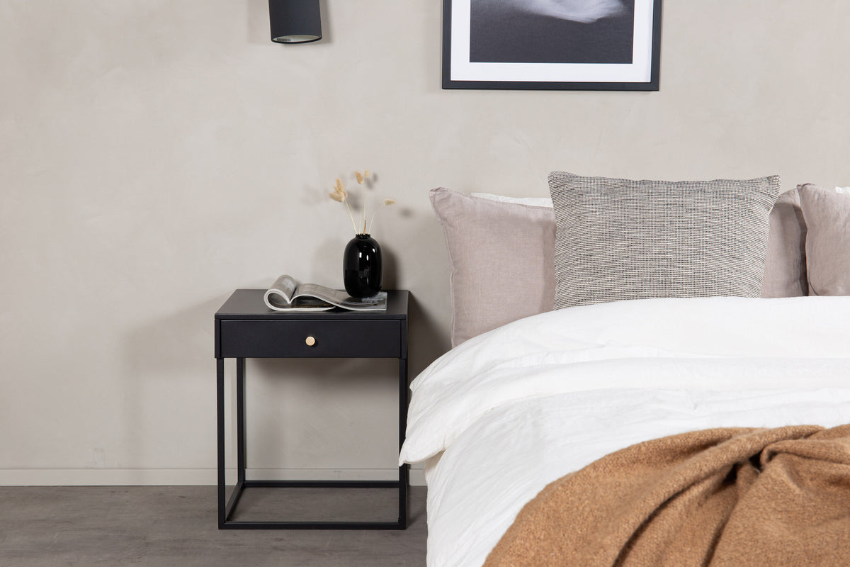 Bakal Nachttisch in Schwarz präsentiert im Onlineshop von KAQTU Design AG. Nachttisch ist von Venture Home
