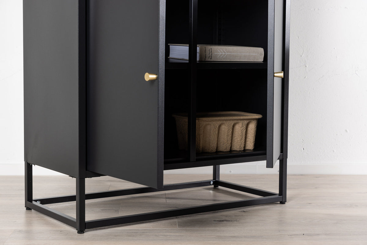 Will Kabinett in Schwarz präsentiert im Onlineshop von KAQTU Design AG. Cabinet ist von Venture Home