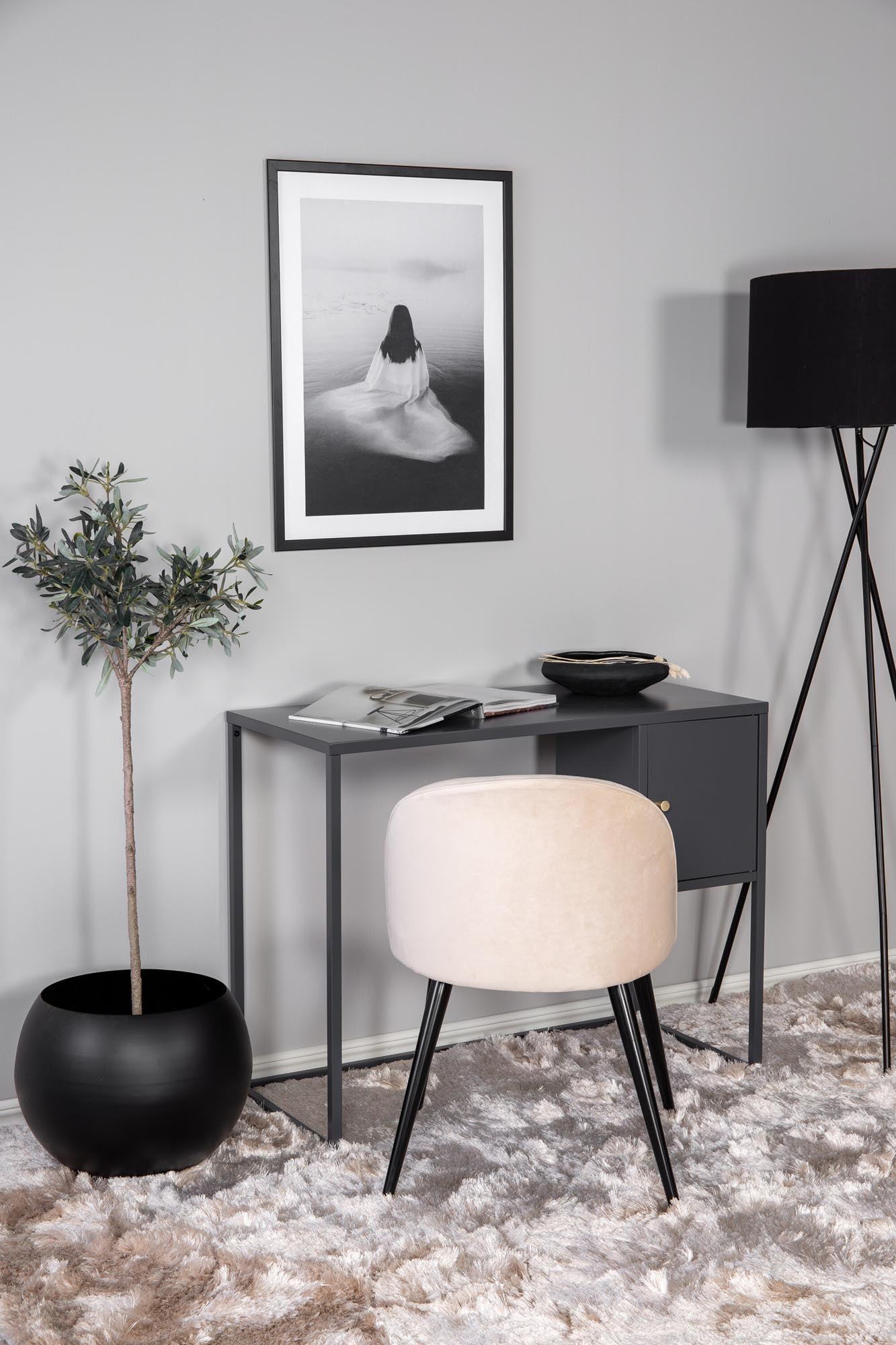 Eleganter Will Schreibtisch von Venture Home: Funktionalität trifft Industriedesign für Ihr modernes Arbeitsumfeld.