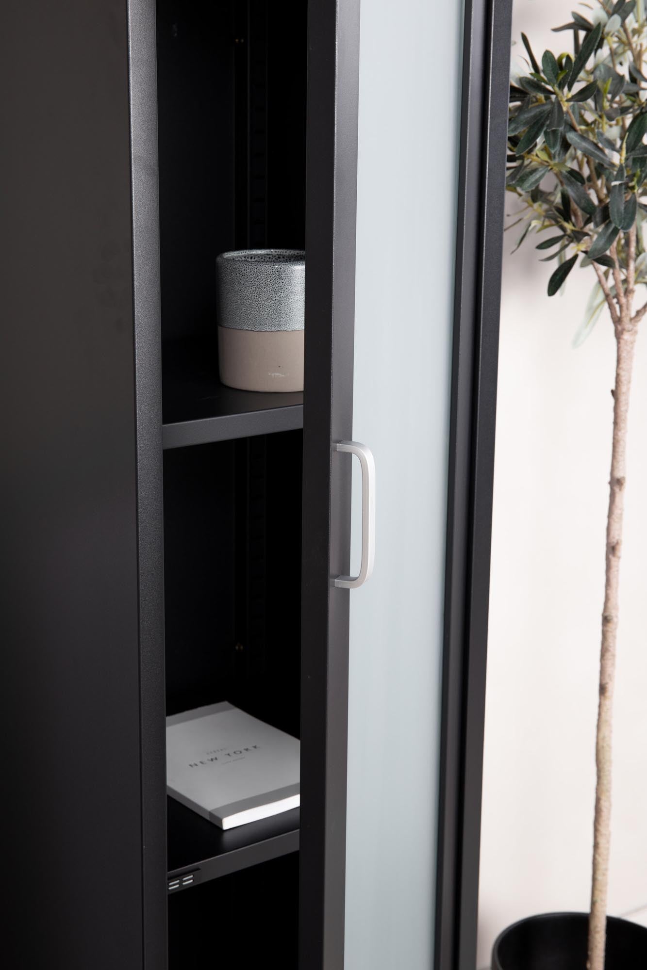 Modernes Acero Cabinet von Venture Home: Robuste Materialien, vielseitige Aufbewahrung und pflegeleichtes Design für Ihr Zuhause.