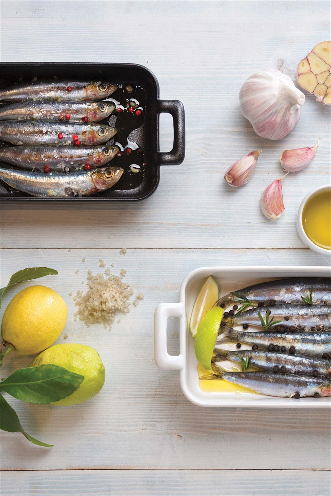 Elegante, weisse Revol Auflaufform (16 cm) aus Porzellan, ideal für Lasagnen und Gratins. Ofen- und mikrowellengeeignet.