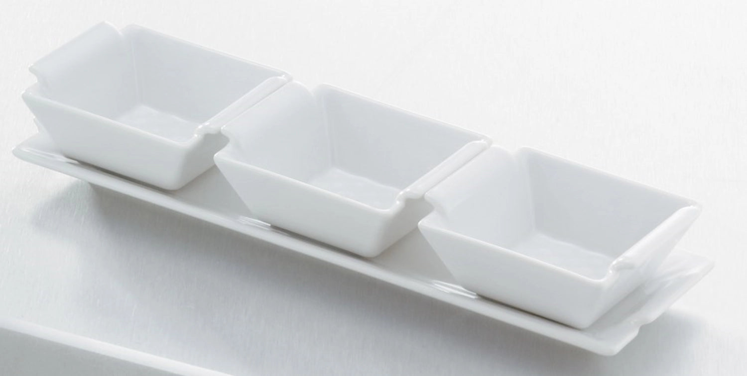 Kleines, quadratisches Schälchen in strahlendem Weiß, 6 cm groß. Ideal für die stilvolle Präsentation von Beilagen oder kleinen Leckereien.
