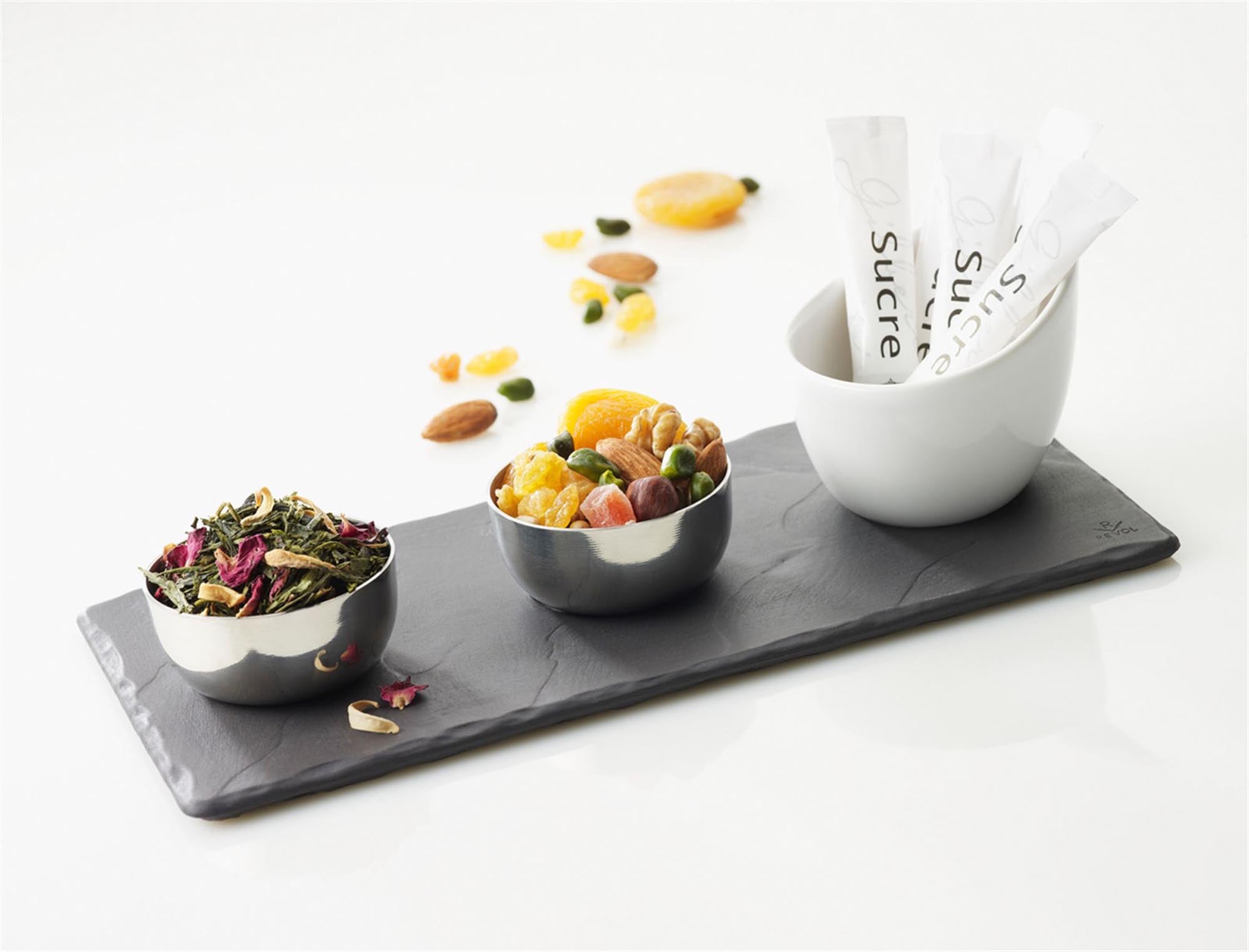 Kleine weiße Schüssel von Revol, 8.5x7x6.5 cm, elegant und vielseitig, perfekt für Snacks oder Dips, ideal für jeden Tisch.