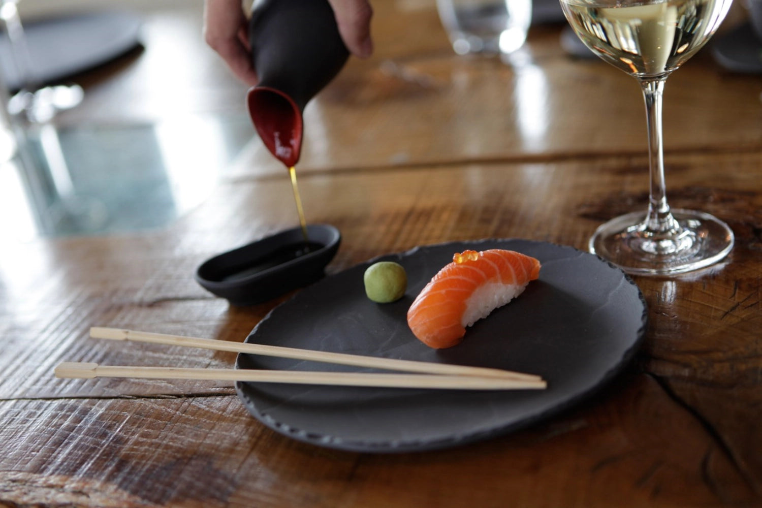 Assiette ronde, noir Ø 20 cm, style ardoise