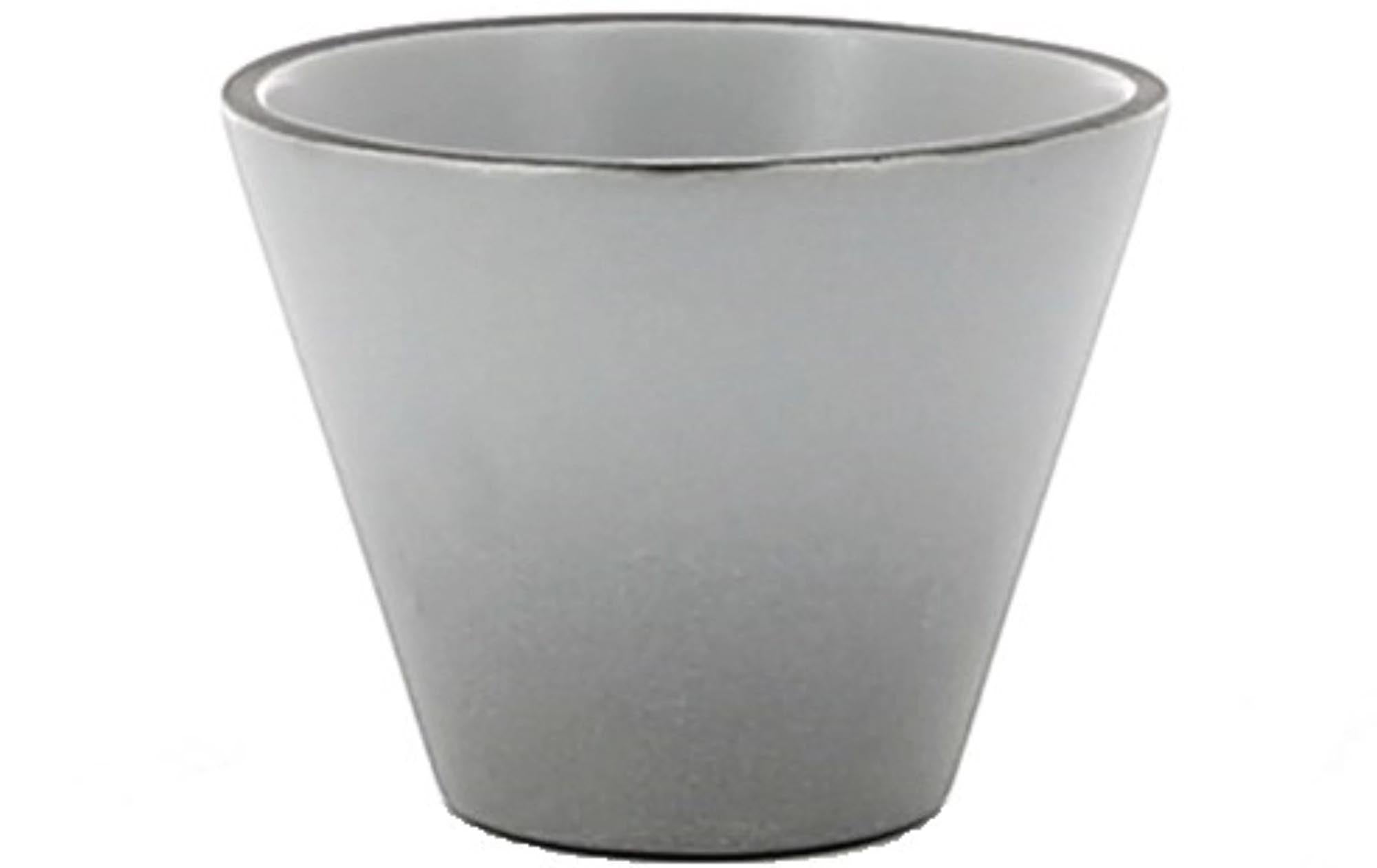 Stilvolle Equinoxe Schüssel von Revol: 6,3 cm Ø, 5 cm H, 5 cl. Hochwertiges Porzellan, ideal für Gewürze. Eleganz und Funktionalität.