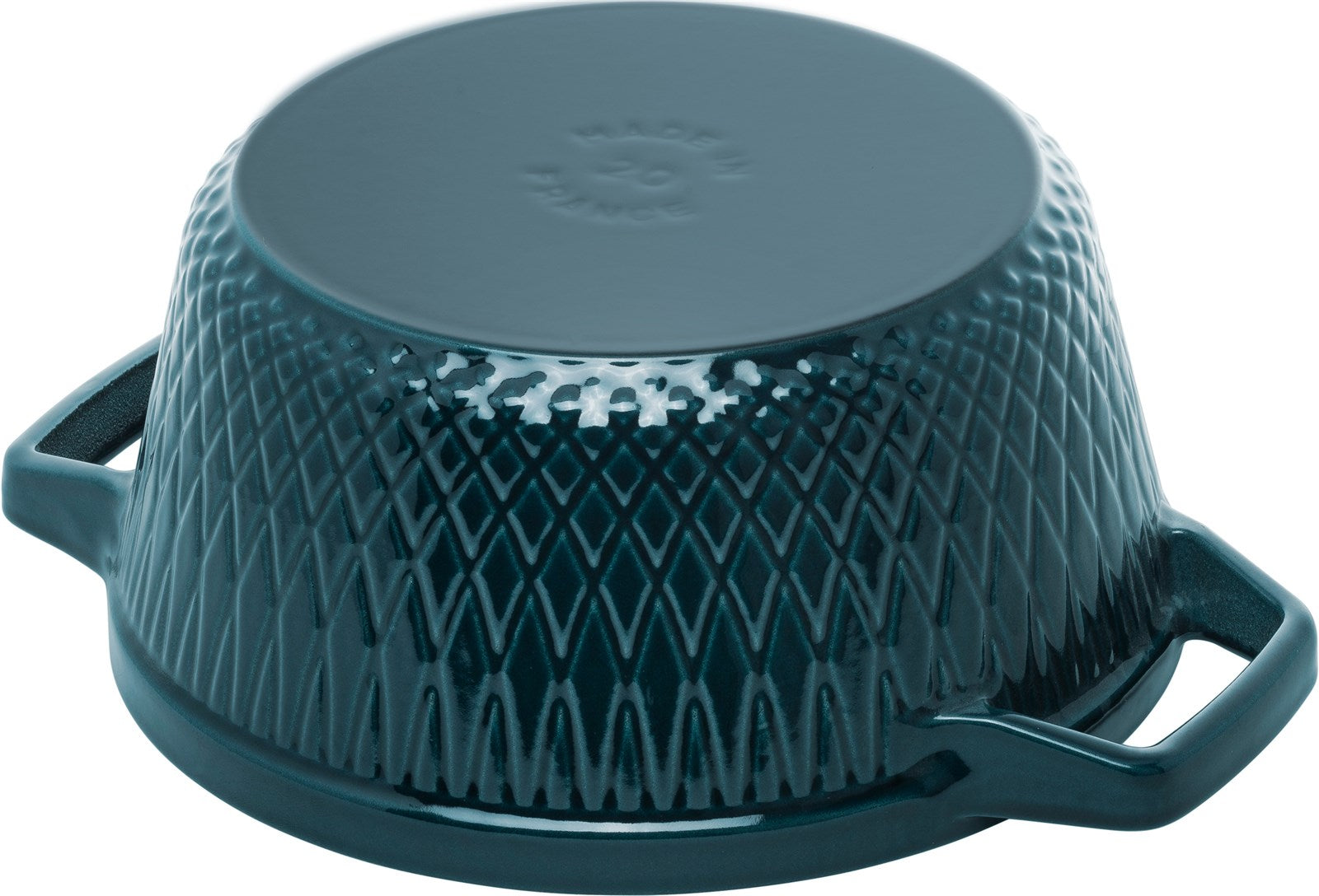 Die Twisted Cocotte 3.8l von Staub: Vielseitiges Gusseisen-Kochgeschirr mit innovativer Spiralstruktur für gleichmässige Wärmeverteilung.