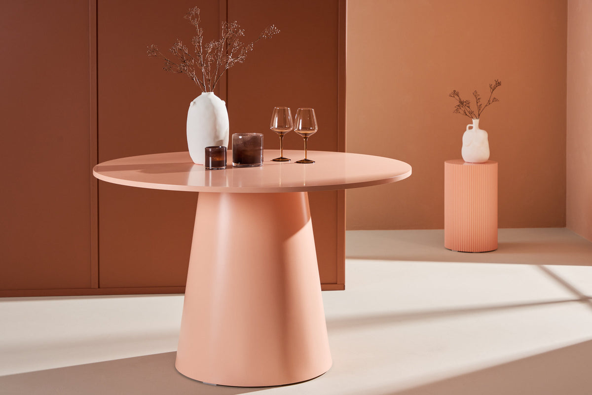 Lanzo Esstisch in Pink präsentiert im Onlineshop von KAQTU Design AG. Esstisch ist von Venture Home