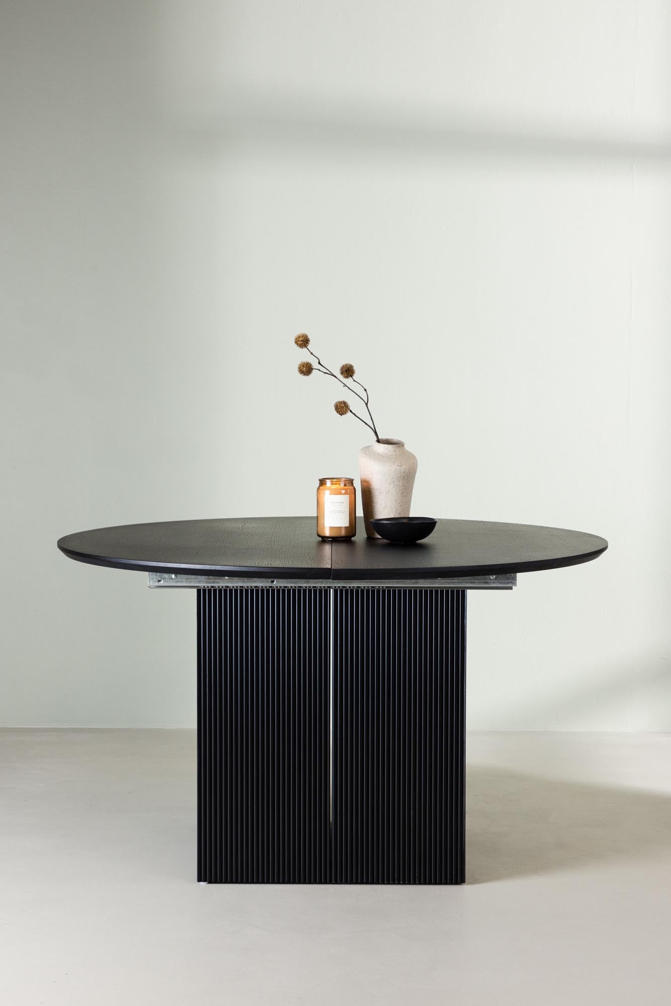 Venture Home Matilda Esstisch: Ausziehbar, stilvolles MDF-Design, perfekt für gesellige Abende und festliche Anlässe.