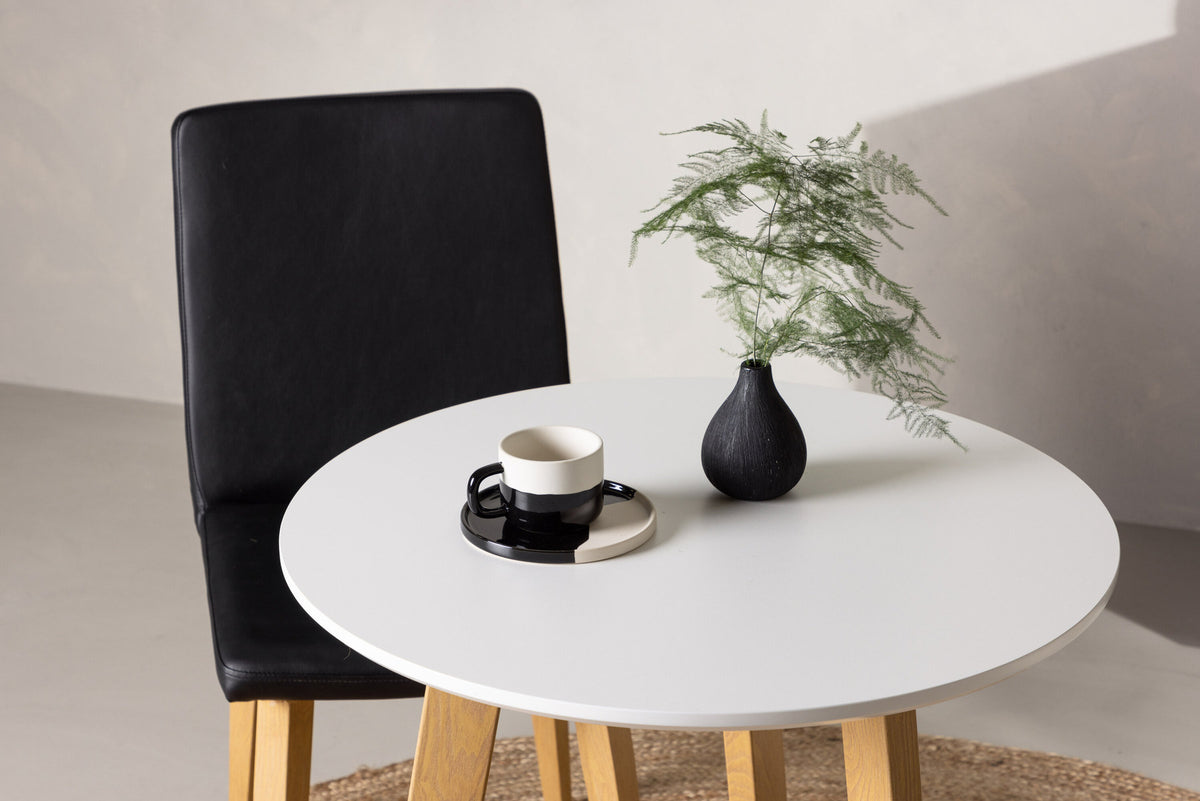 Leonora Tisch in Weiss präsentiert im Onlineshop von KAQTU Design AG. Esstisch ist von Venture Home