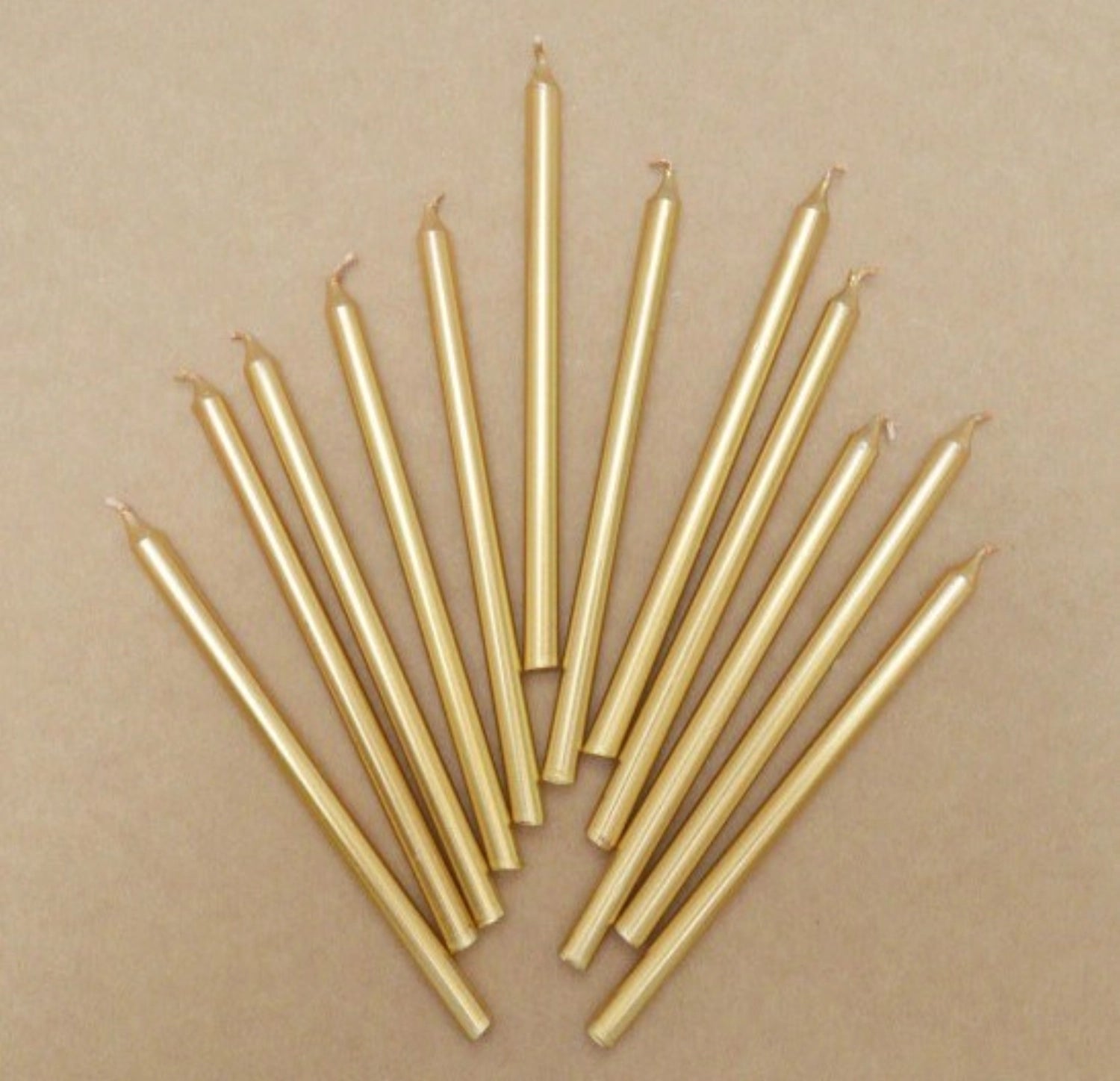 12er Set Kerzen lang gold 12cm - KAQTU Design