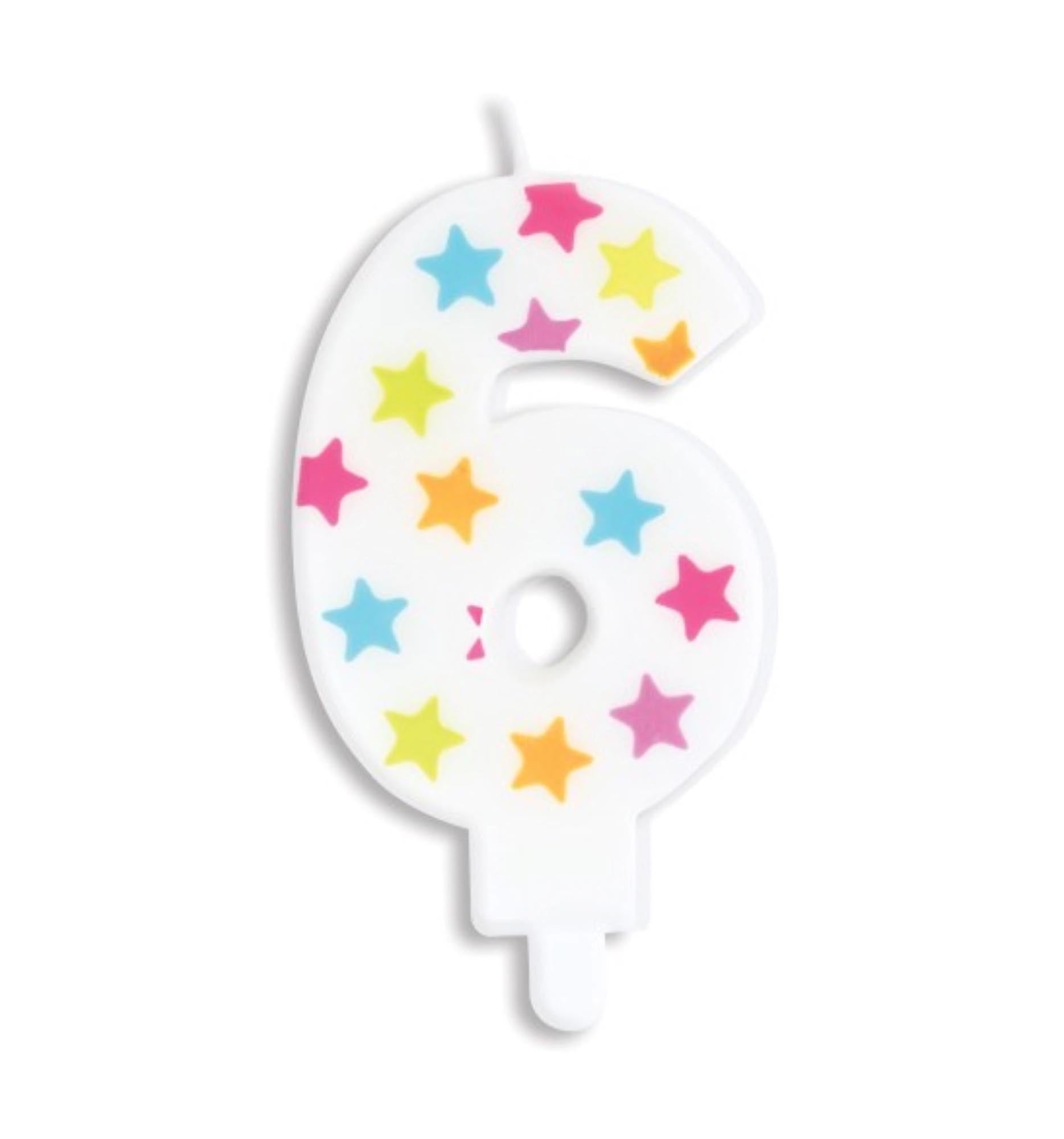 Entdecken Sie die elegante Kerze Nummer 6 von Scrap Cooking. Hochwertiges Paraffinwachs, umweltfreundlich, ideal für gemütliche Anlässe und Dekoration.