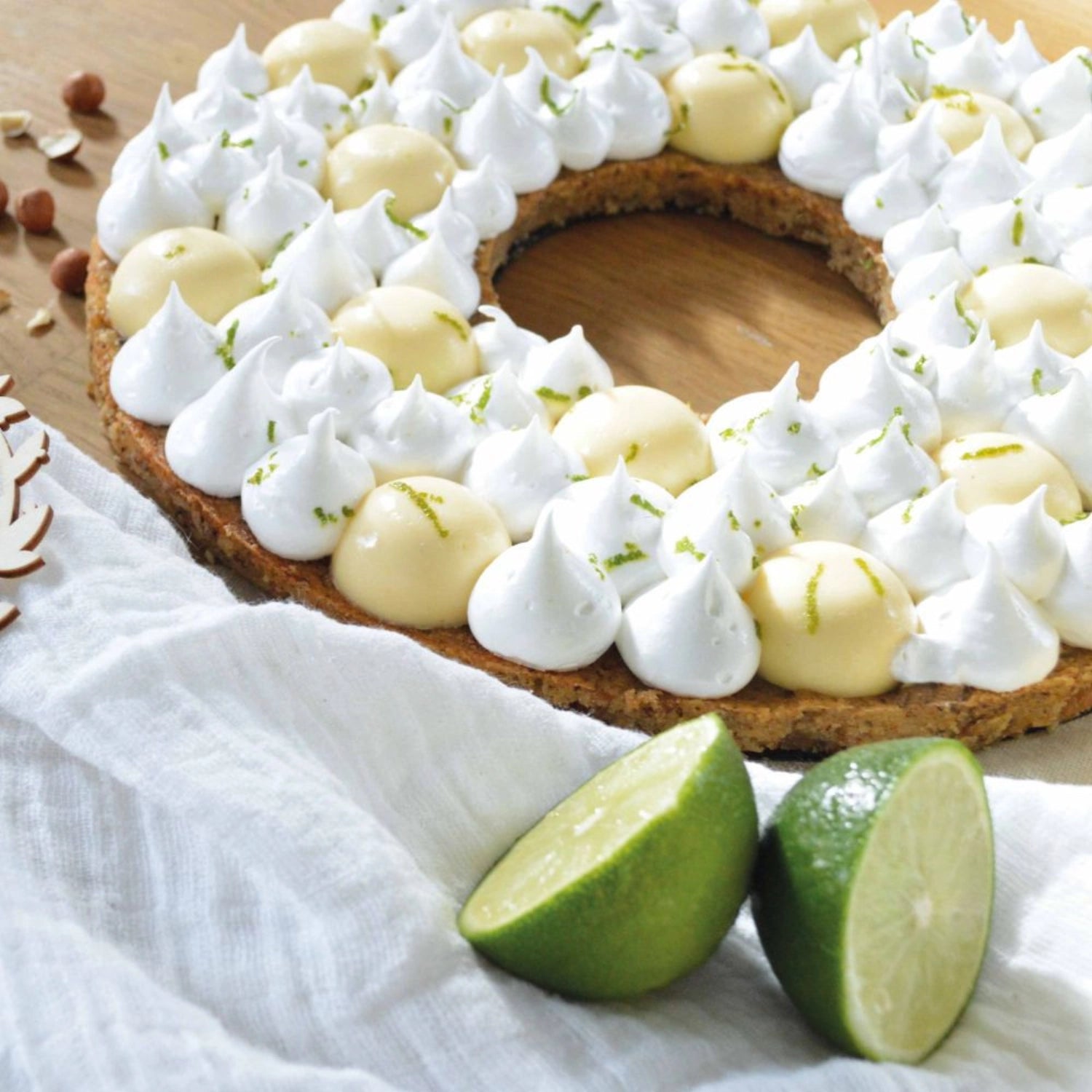 Pate-cuisson tarte, en forme dans un anneau,