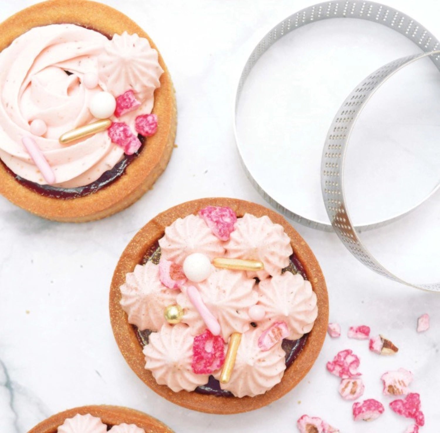 4 Anneaux de gâteau réglés perforés autour de 8 cm