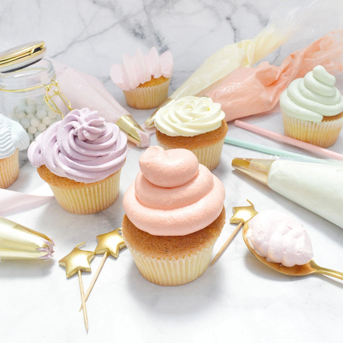 3er Set Edelstahltüllen Cupcakes in Silber präsentiert im Onlineshop von KAQTU Design AG. Backutensilien ist von Scrap Cooking