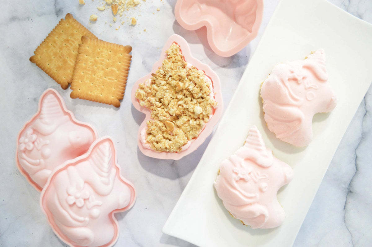 6 Einzelne Silikonformen Einhorn in Pink präsentiert im Onlineshop von KAQTU Design AG. Backform / Backblech ist von Scrap Cooking