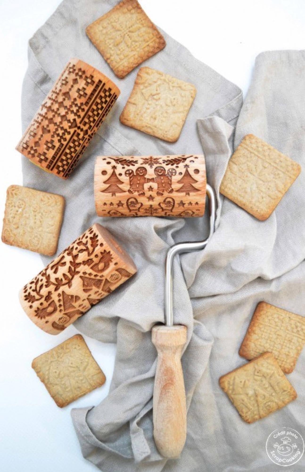 Entdecken Sie das 3er Set Teigrollen mit weihnachtlichen Prägungen von Scrap Cooking – ideal für kreative Weihnachtsbäckerei!