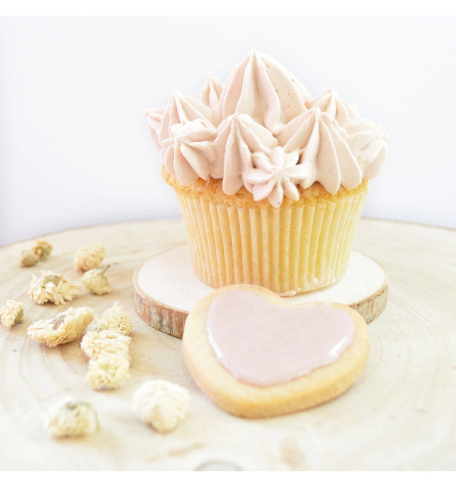 Entdecken Sie den natürlichen Farbstoff Leinen-beige von Scrap Cooking: 10g hochwertiges Farbpulver für kreative, gesunde und umweltfreundliche Rezepte.