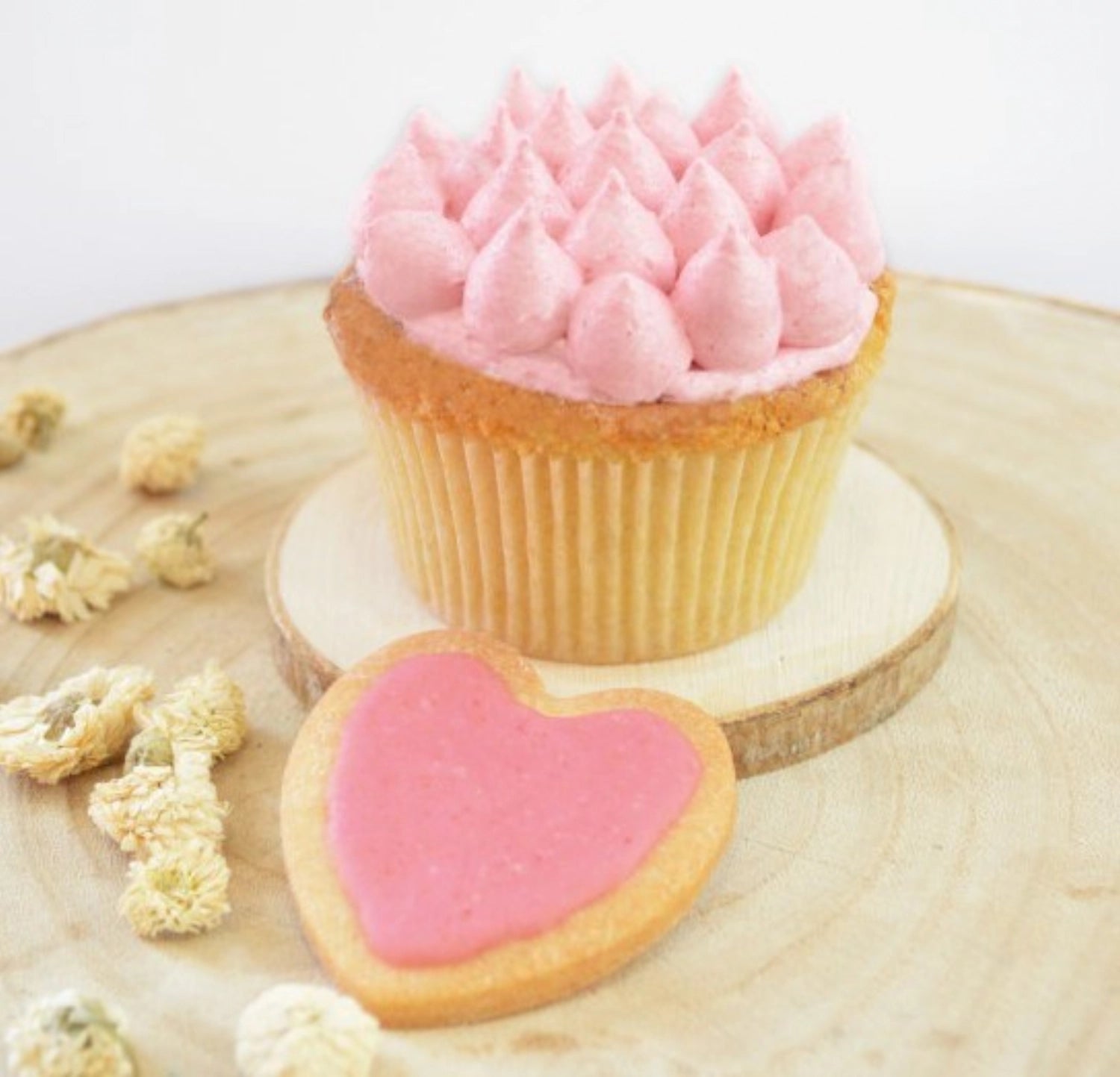 Verleihen Sie Ihren Speisen mit dem natürlichen Farbstoff Blush-rosa von Scrap Cooking eine zauberhafte Farbe. Perfekt für kreative, gesunde Rezepte!