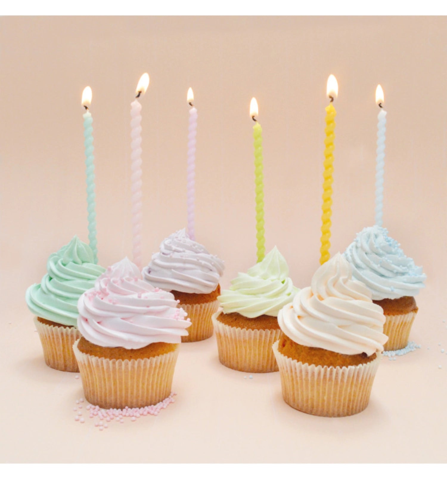 Genießen Sie das Backen mit den weißen Papier-Backförmchen von Scrap Cooking! Perfekt für Muffins und Cupcakes, umweltfreundlich und stabil.