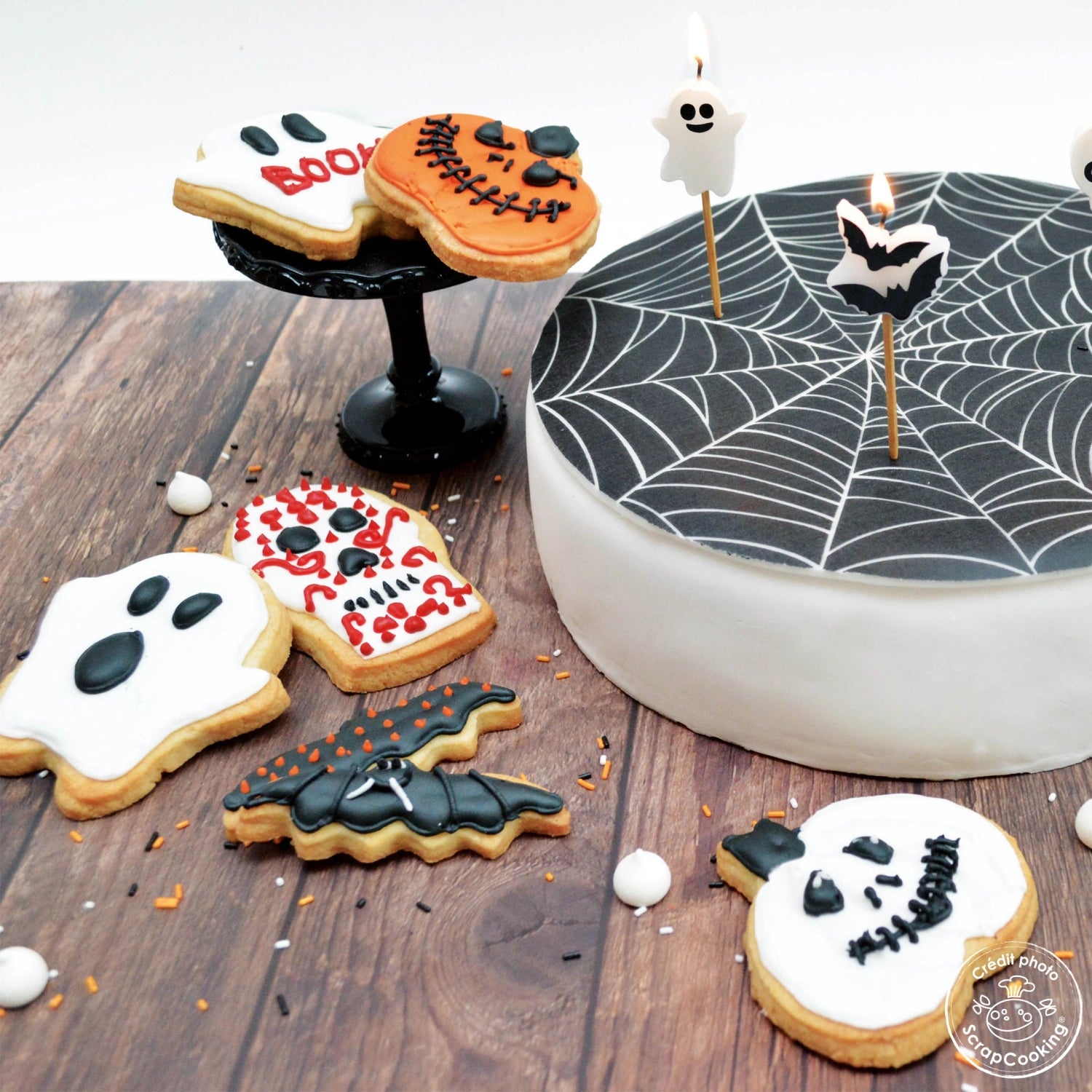 Buntes Set mit 8 Halloween-Kerzen von Scrap Cooking, ideal für schaurige Anlässe und kreative Backideen, die für Stimmung sorgen.