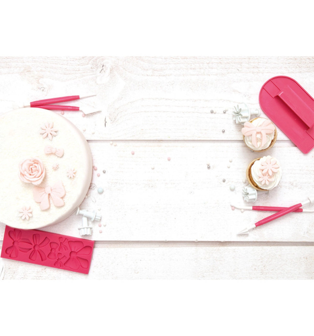 Tortenglätter in Pink präsentiert im Onlineshop von KAQTU Design AG. Backutensilien ist von Scrap Cooking