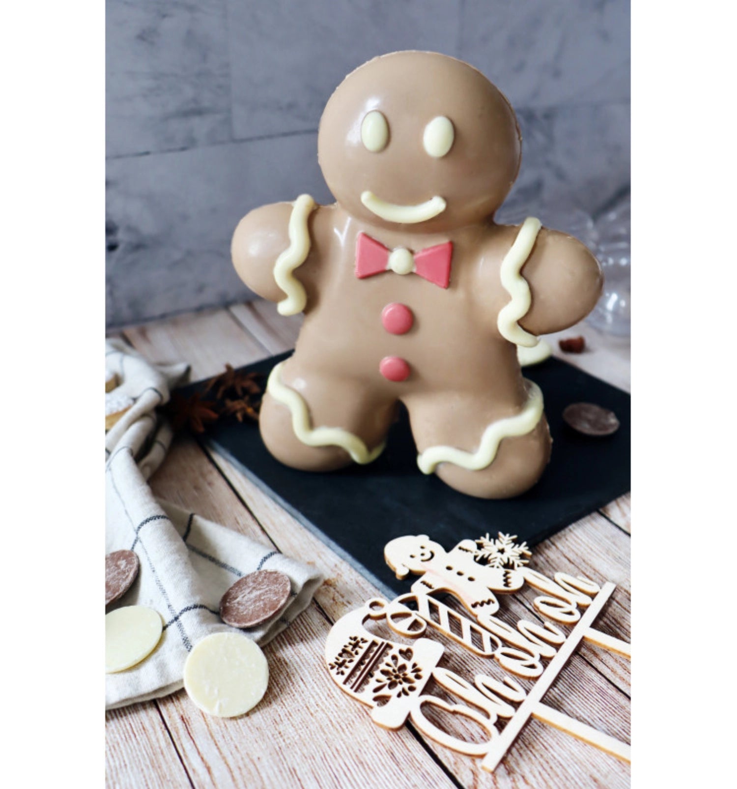 Gestalten Sie mit der 3D Schokoladenform Lebkuchenmann von Scrap Cooking kreative Schokoladenfiguren – perfekt für festliche Anlässe und als liebevolles Geschenk!