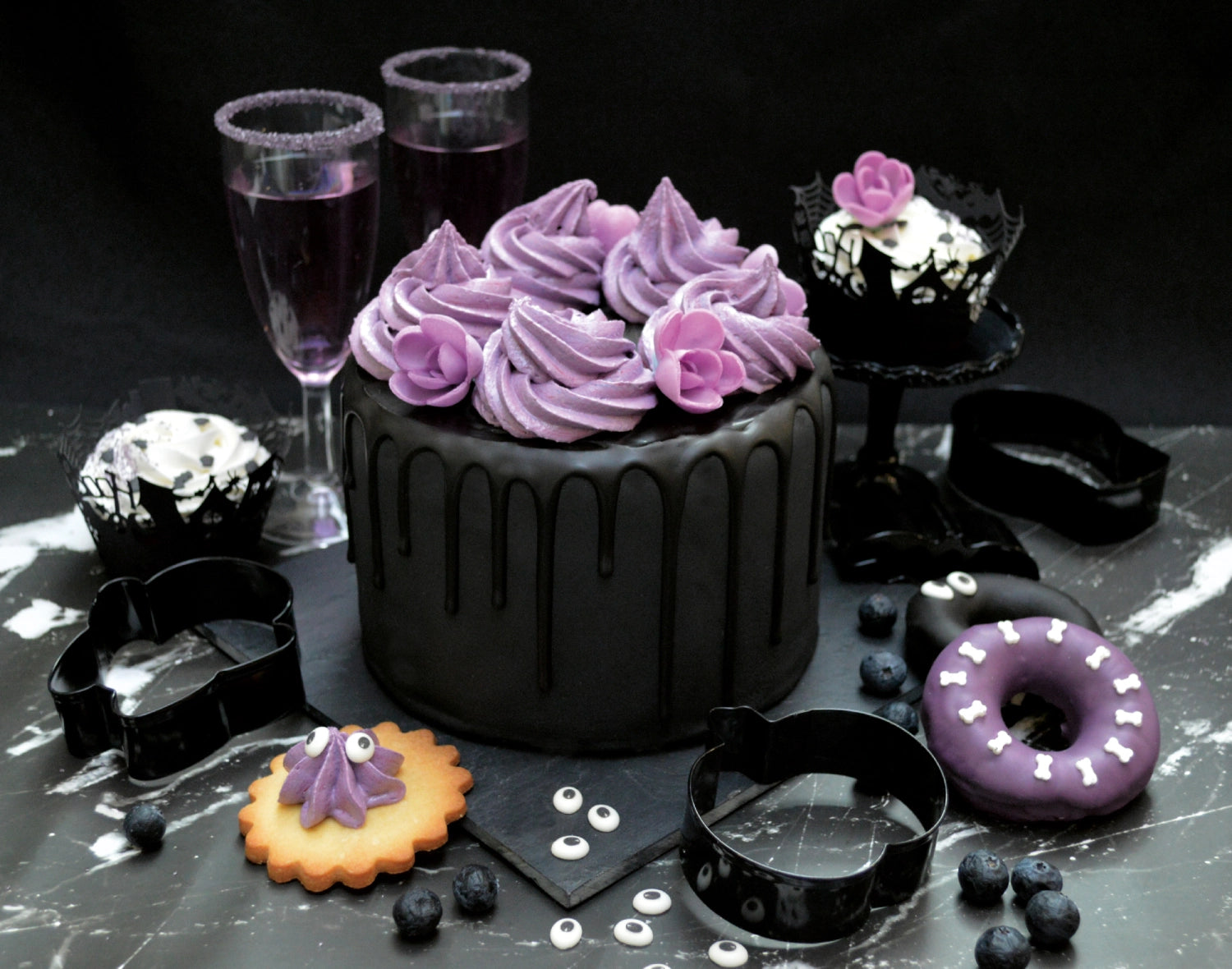 Gestalten Sie Ihre Halloween-Leckereien mit den einzigartigen Glasknochen aus Zucker von Scrap Cooking – essbar, gruselig und perfekt für jede Feier!