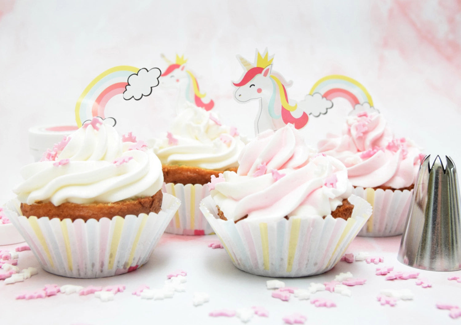 Bunte Deko Zuckerstreusel in Einhorn- und Herzform, 50g, perfekt für kreative Backprojekte und festliche Anlässe.