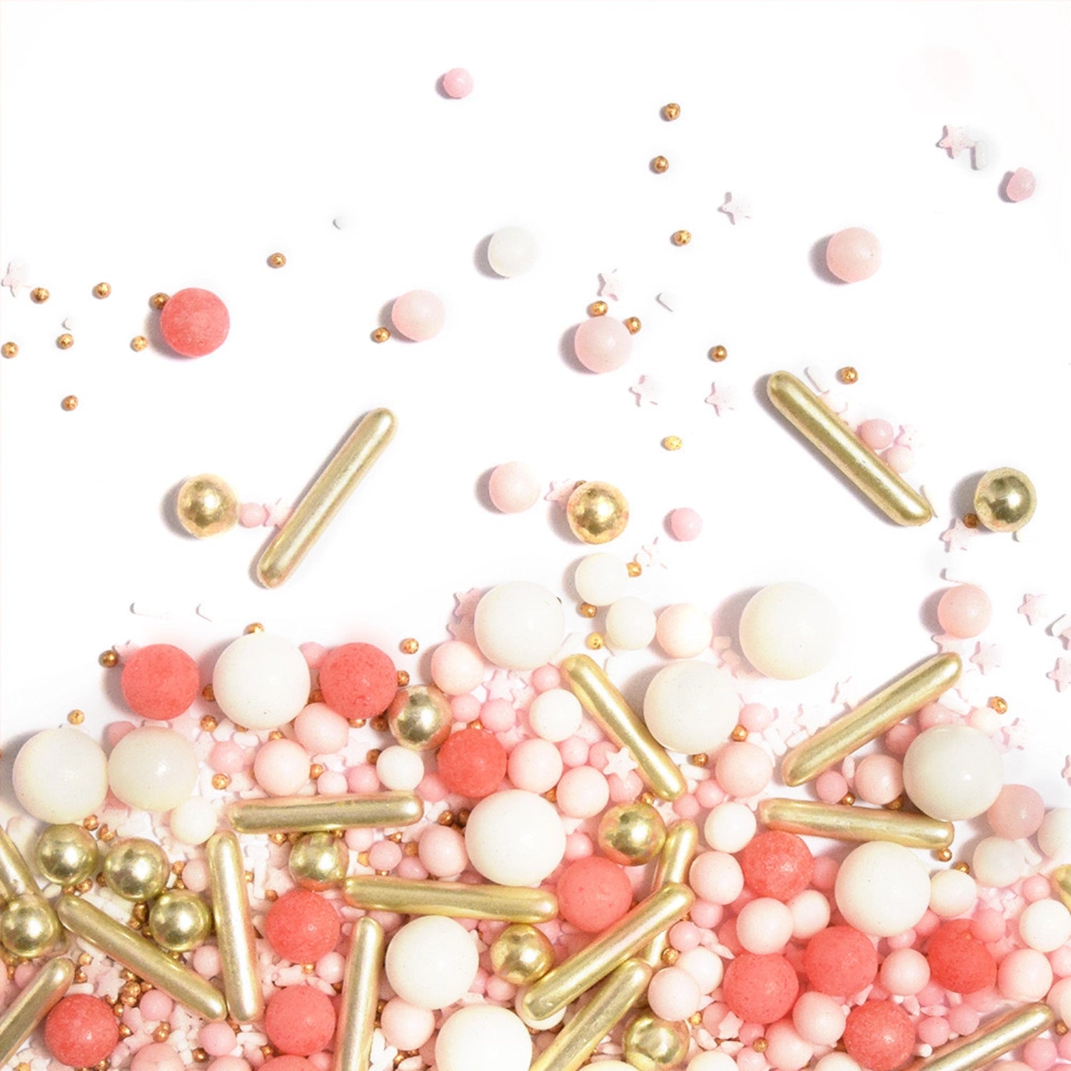 Verleihen Sie Ihren Desserts mit dem Deko Zucker Mix in Roségold von Scrap Cooking einen eleganten Touch. Ideal für Hochzeiten und besondere Feiern!