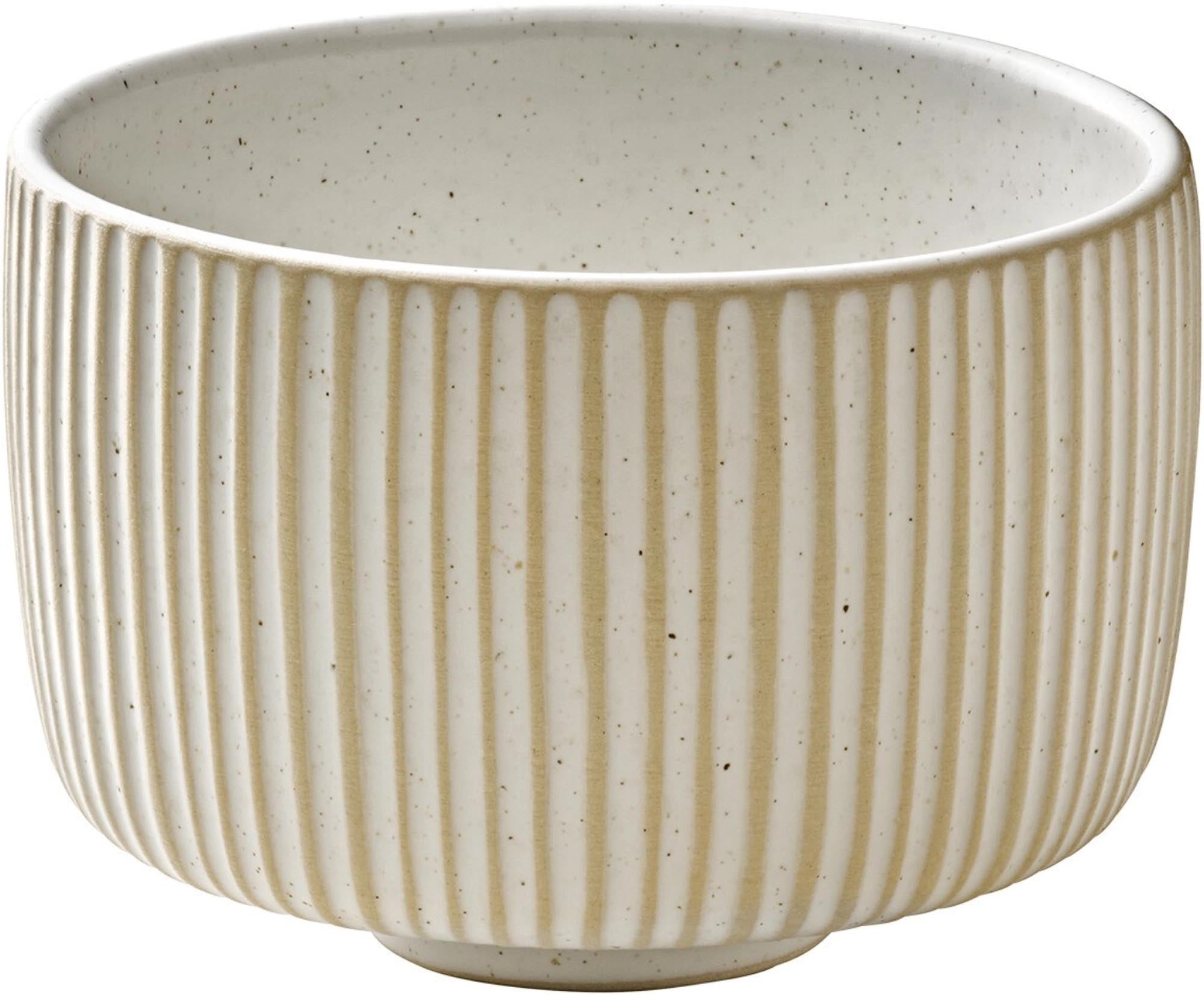 Eleganter 0,3L Nara Becher von Schönwald: robustes Steinzeug, Relief weiss, spülmaschinenfest, ideal für Kaffee & Tee.