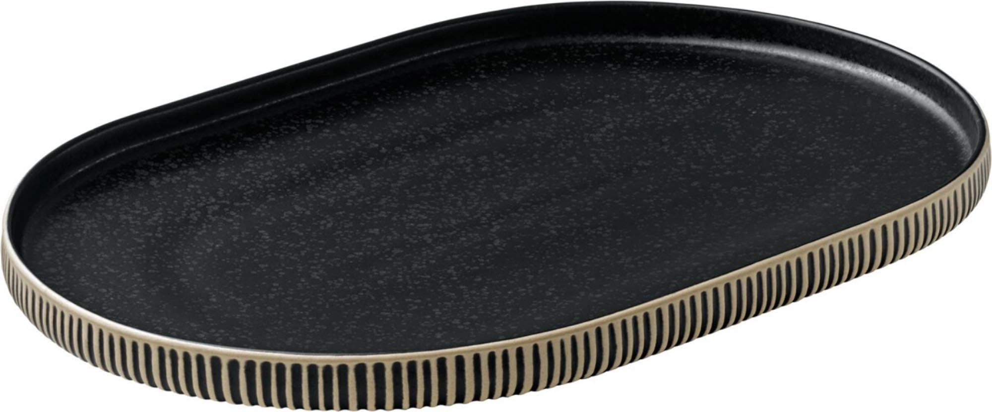 Elegante, ovale Steinzeugplatte (30x20x2.4cm) in Schwarz-Weiss mit Reliefmuster, ideal für Speisenpräsentation. Spülmaschinenfest.