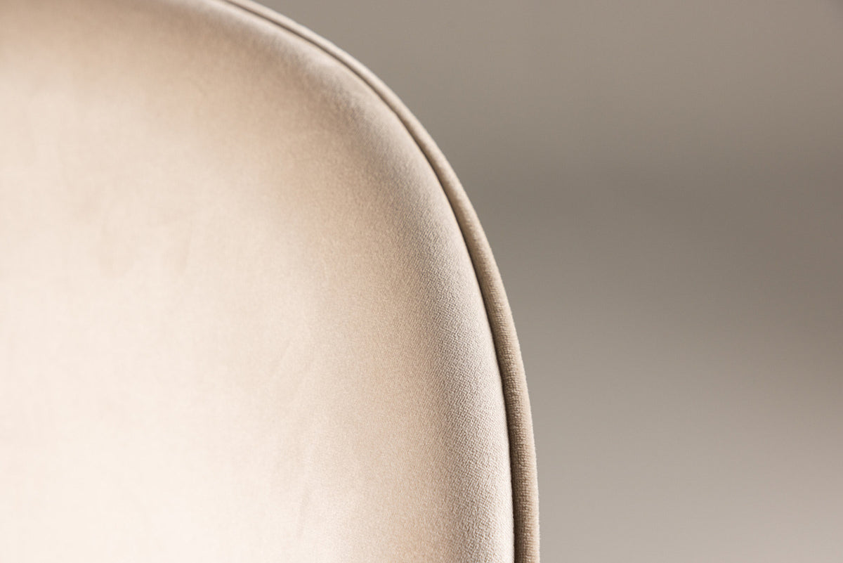 Velvet Esszimmerstuhl in Beige präsentiert im Onlineshop von KAQTU Design AG. Schalenstuhl ist von Venture Home