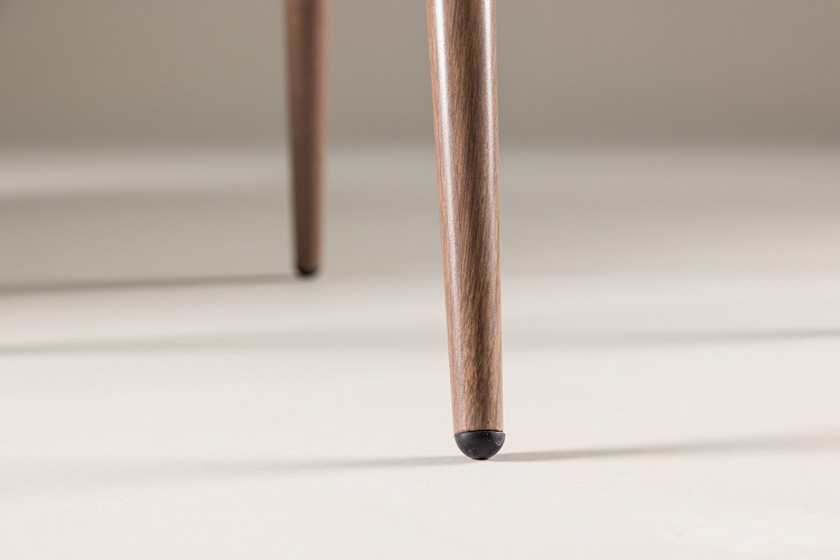 Velvet Esszimmerstuhl in Beige präsentiert im Onlineshop von KAQTU Design AG. Schalenstuhl ist von Venture Home
