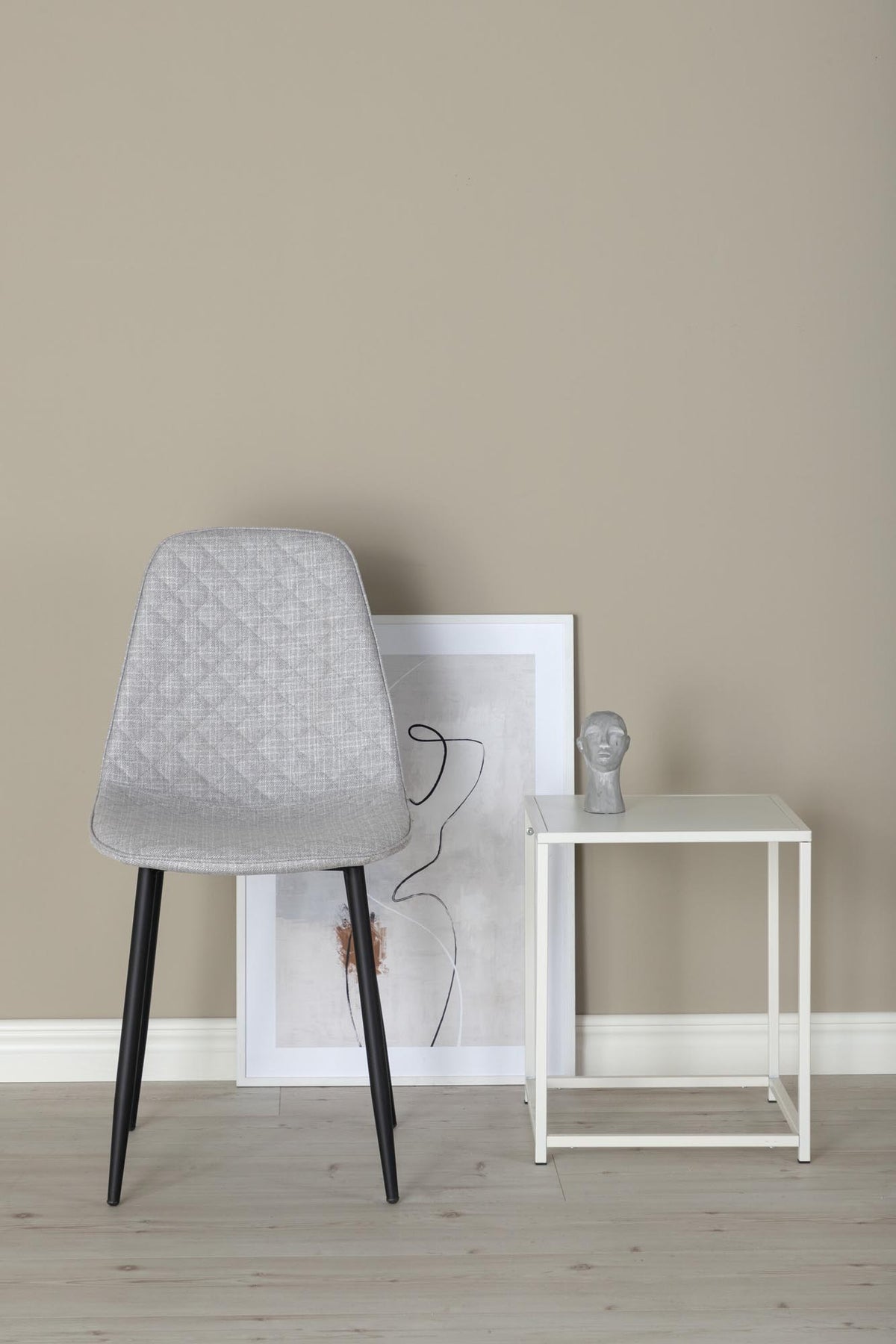 Polar Diamond Stuhl in Grau/Schwarz präsentiert im Onlineshop von KAQTU Design AG. Stuhl ist von Venture Home